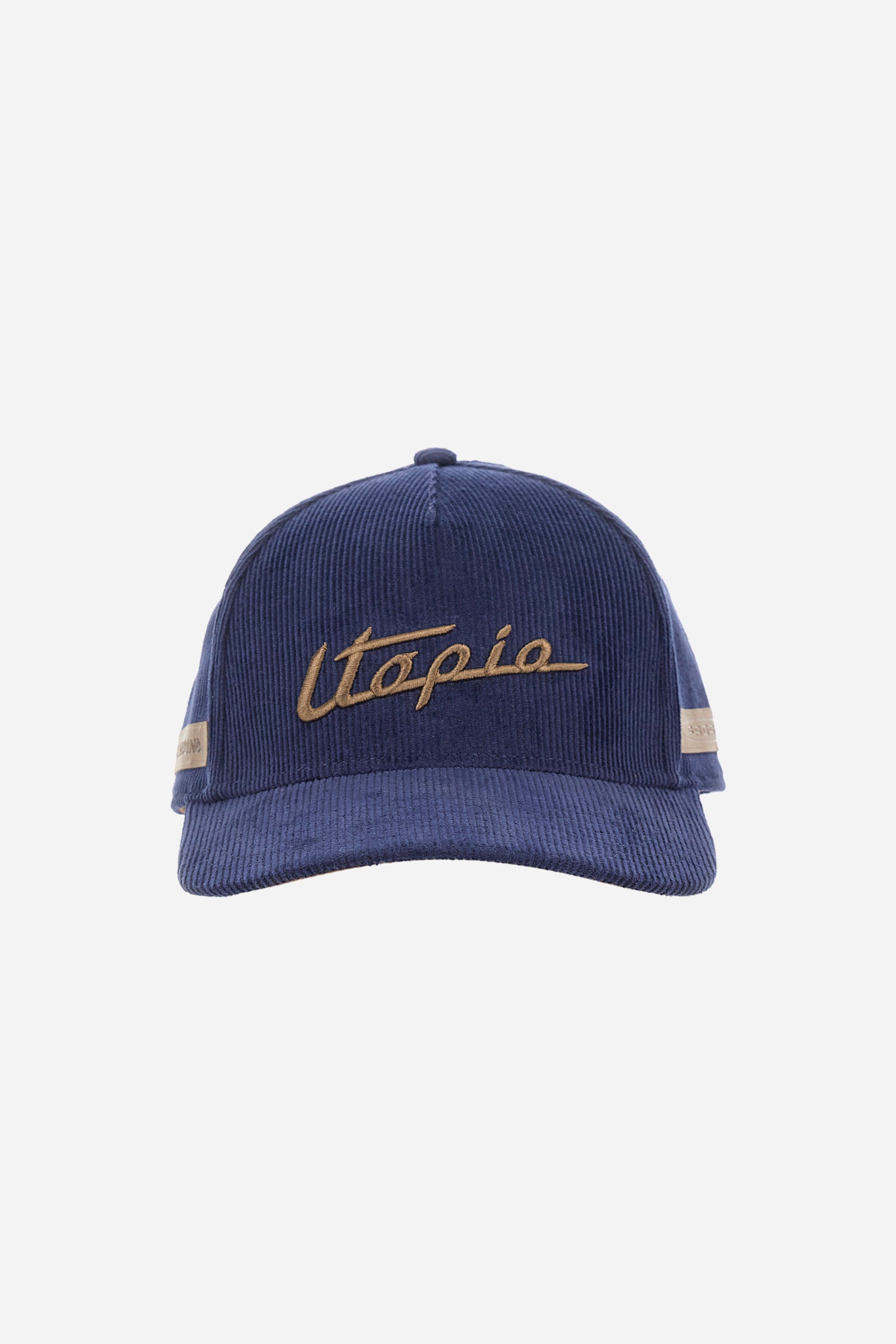 Unisex plain baseball cap with a visor, made from 100% cotton. Capsule collection in collaboration with Pagani. The lettering representing the collection appears on the front of the accessory. Adjustable fastening. - Navy