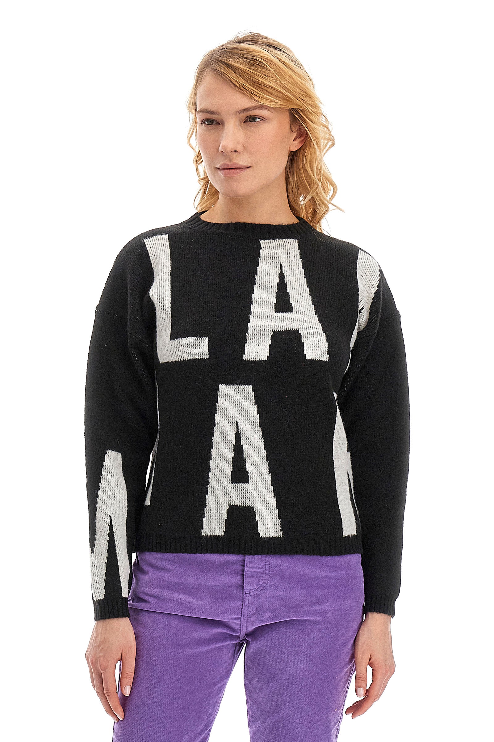 Women's long-sleeved crew-neck top in a wool blend from the Jet Set line featuring a regular fit to ensure a comfortable adherence to the body. The garment features La Martina print with large lettering that gives the design a distinctive touch. The choice of wool blend fabric makes the garment soft to the touch and comfortable to wear. An essential garment for a casual and trendy look, ideal for women who love comfort without sacrificing style. The model is 174 cm tall and wears a size 2. - Black/OffWhite