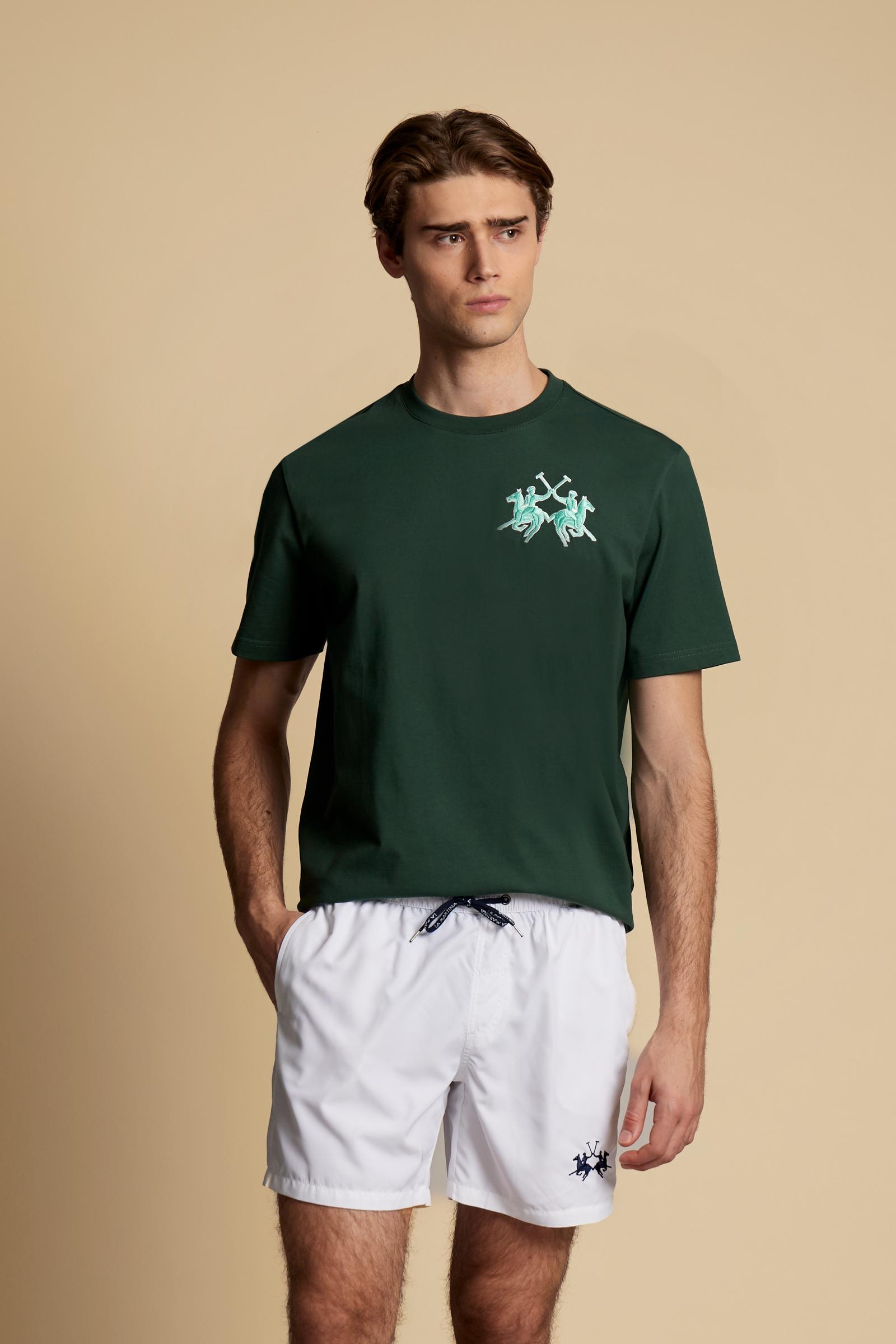 T-shirt in heavy cotton jersey with a structured, boxy fit. Dropped shoulders and clean lines. Large contrasting 3D embroidered logo on the chest. - Pineneedle