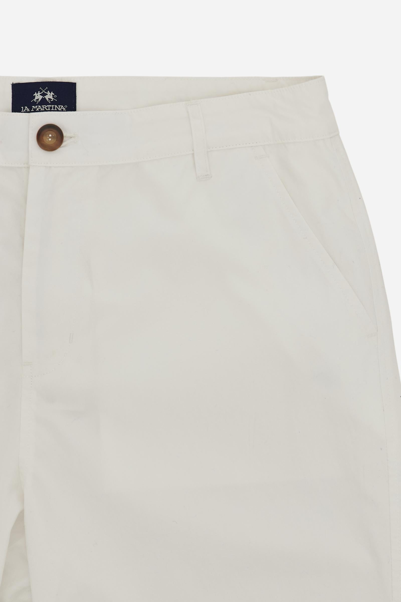 Men’s cotton poplin bermuda shorts with regular fit and knee length. American pockets and Black Edition label. - Optic White