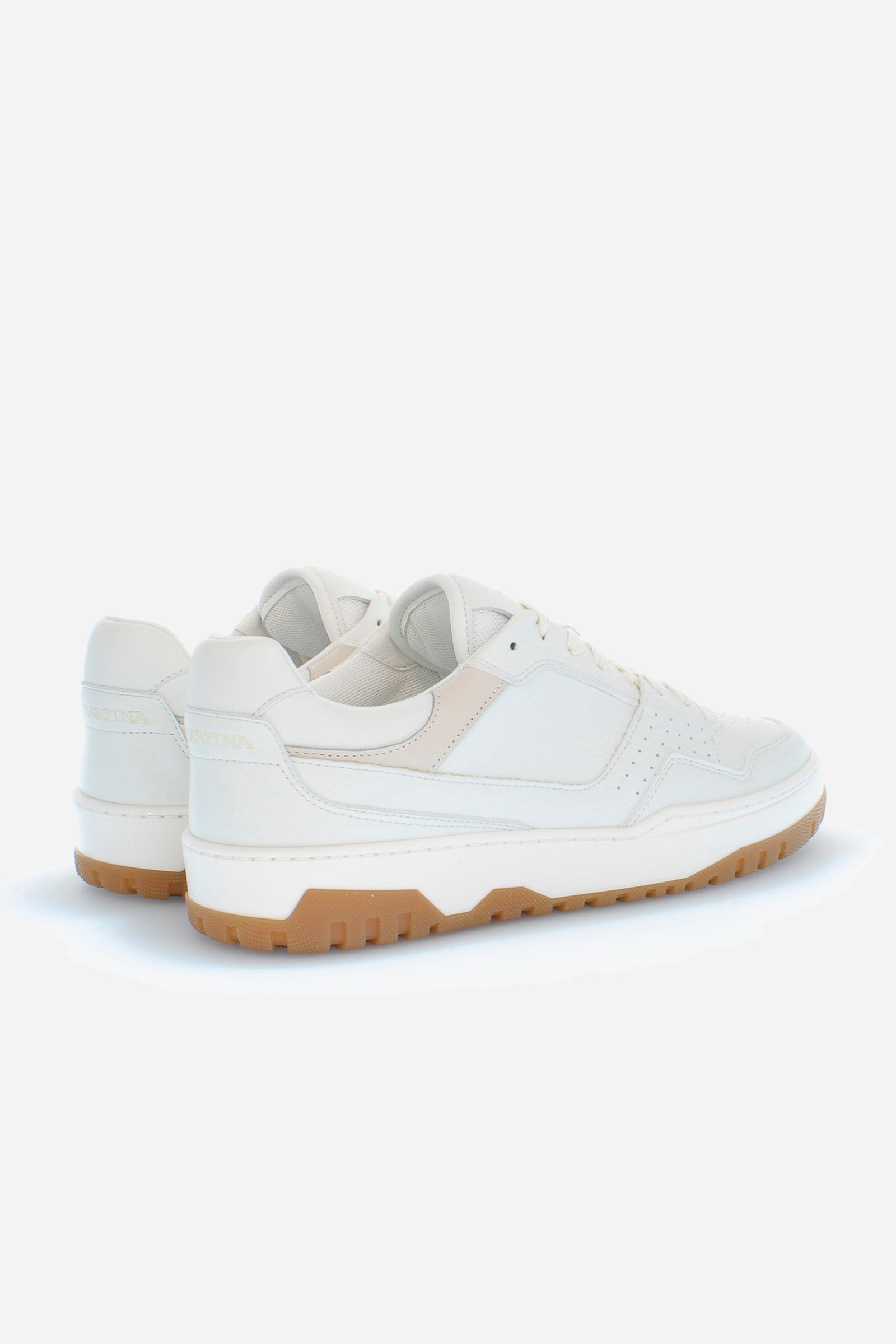 New vintage project trainer in soft, vegetable-tanned leather, with tone-on-tone and brightly coloured (suede) inserts to add a touch of visual interest. Iconic perforated motif and technical fabric inserted for greater lightness. Padded tongue covered in leather with fabric insert with La Martina branding. Logo print on the patch. Cushioned cupsole in two-tone rubber. - WHITE