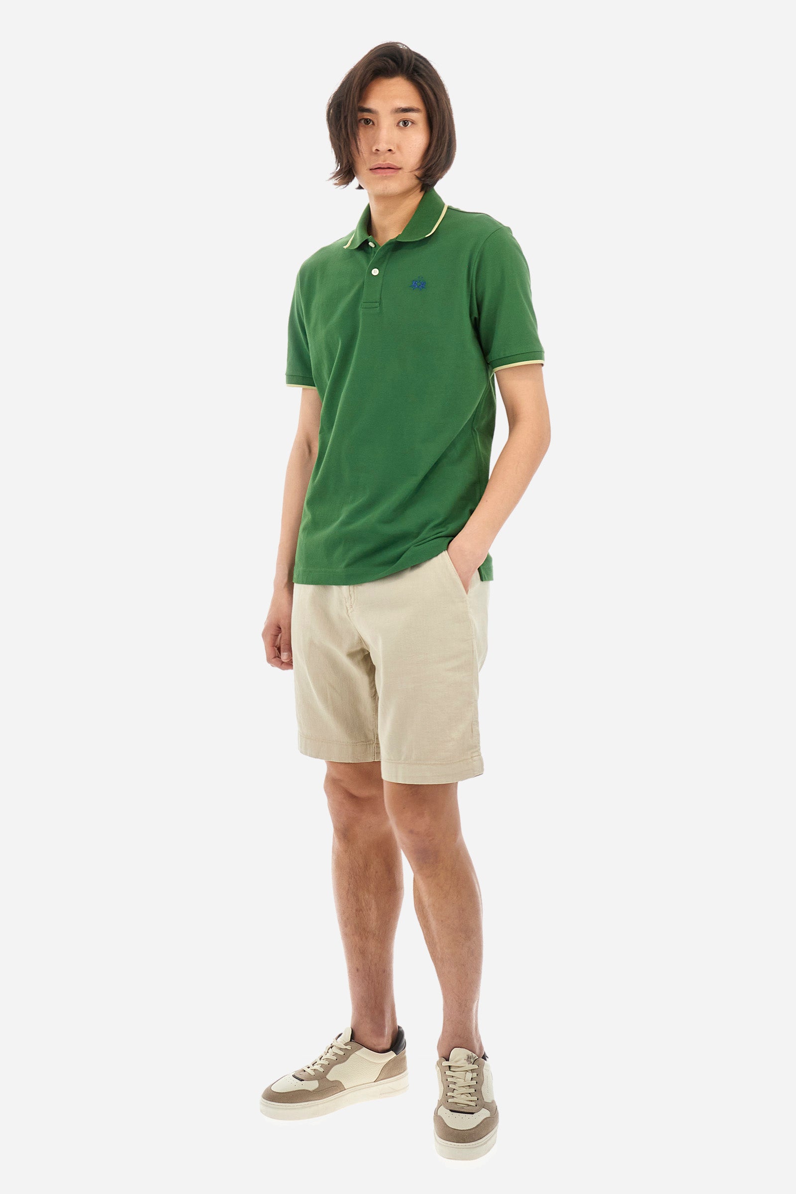 Men’s polo with short sleeves in stretch pique cotton. A classic La Martina, with a simple and linear style. The regular fit fits easily to any type of silhouette. A small La Martina logo is embroidered on the chest, in contrasting shades like the sleeve edge. The model is 187 cm tall and wears a size L. - Junipet