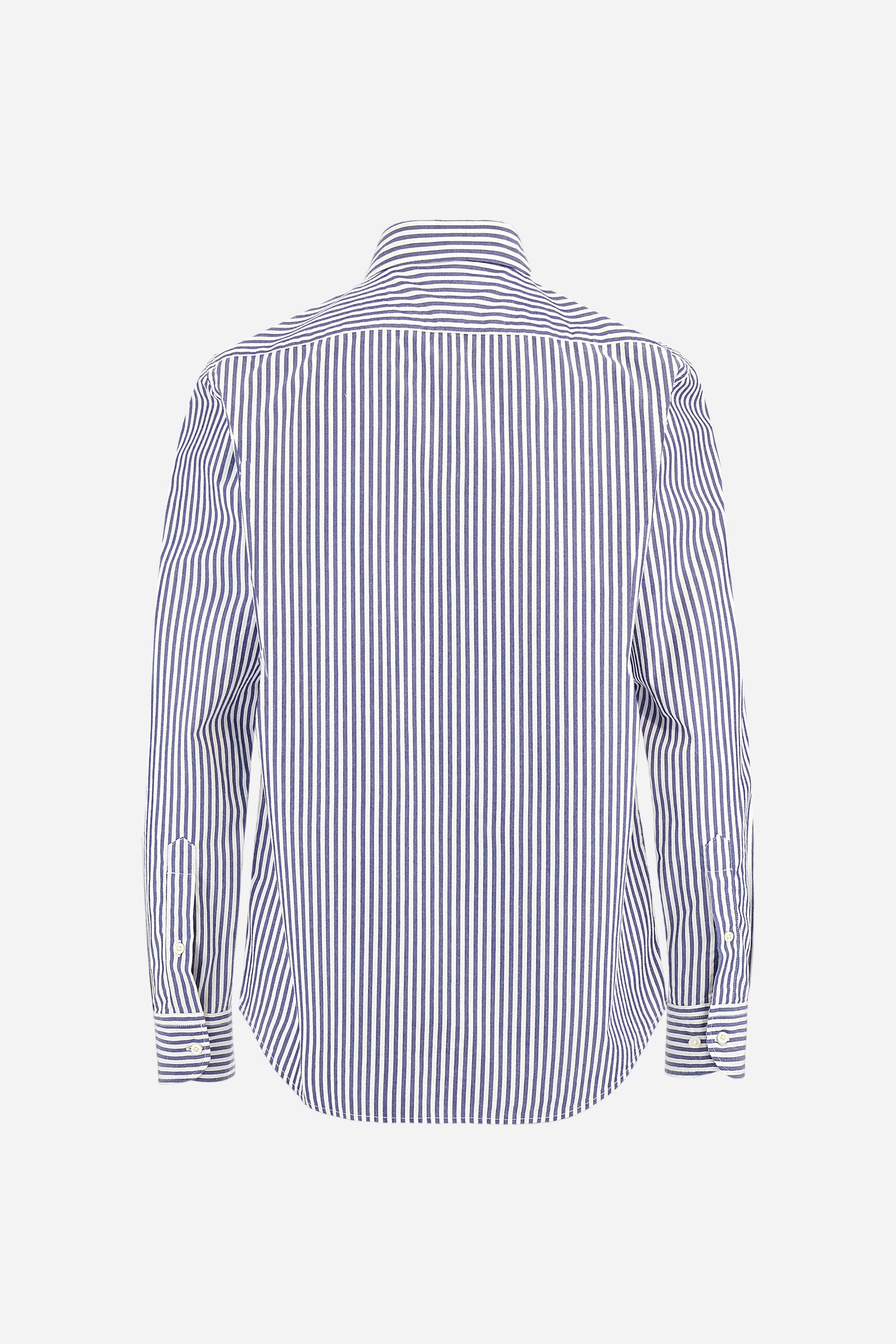 Men’s long-sleeved shirt in 100% cotton poplin with bicolor stripe pattern. Front placket with visible personalized buttons and button-down collar. Inside the collar, contrasting fabrics and colors feature embroidered graphics inspired by Argentina. Contrasting embroidered brand logo on the chest. Regular fit. The model wears size L. - Optic White/Navy