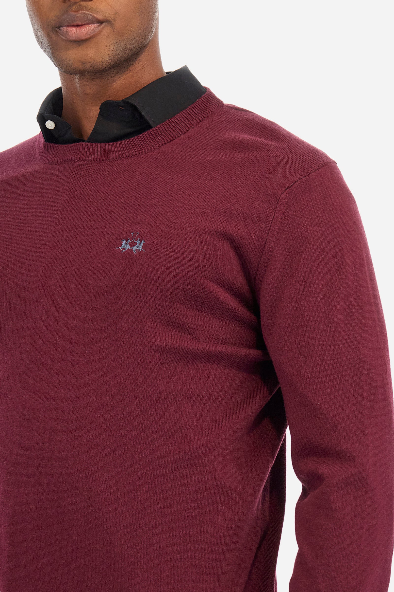 Men's plain crew neck pullover with long sleeves. Made from a blend of cotton and wool. Ribbed hem and neckline. Featuring a small embroidered logo on the front. Regular fit. The model is wearing a size L. - Port Royale