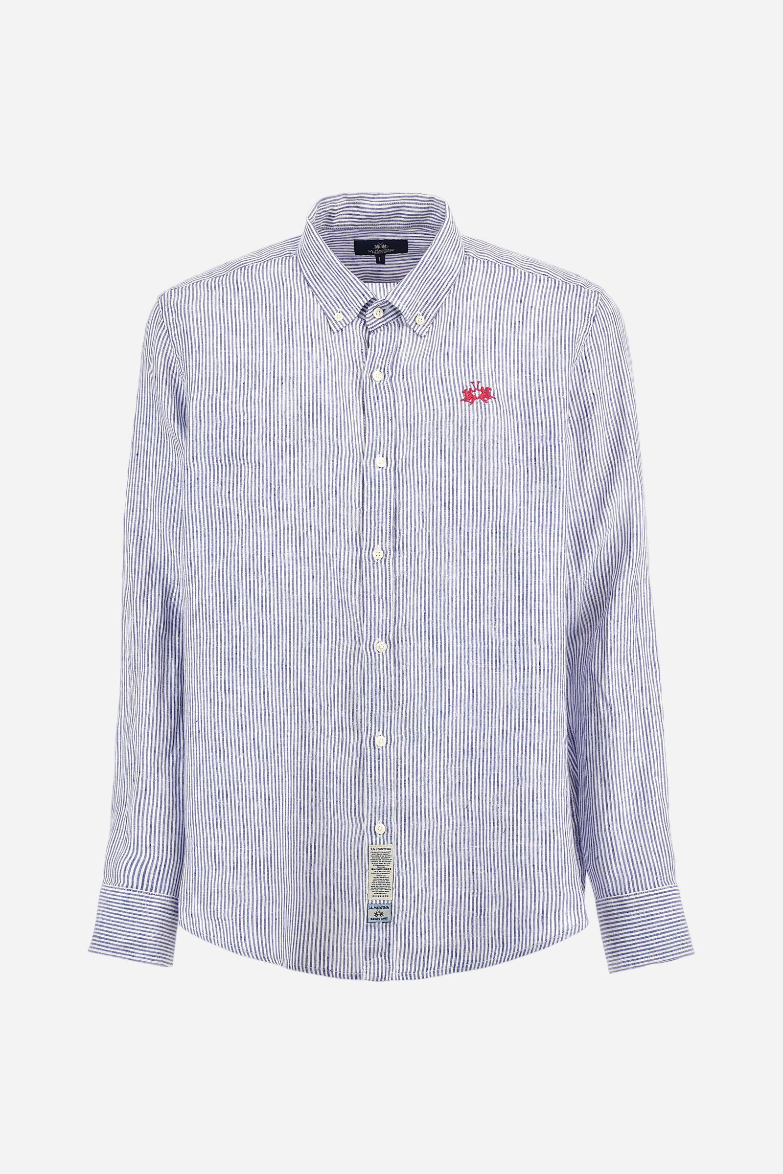 Men's long-sleeved striped shirt made of dual-tone 100% linen. Button-down collar. The logo is embroidered in a contrasting colour on the left side of the chest. Regular fit. The model is wearing a size L. - Optic White/Limoges