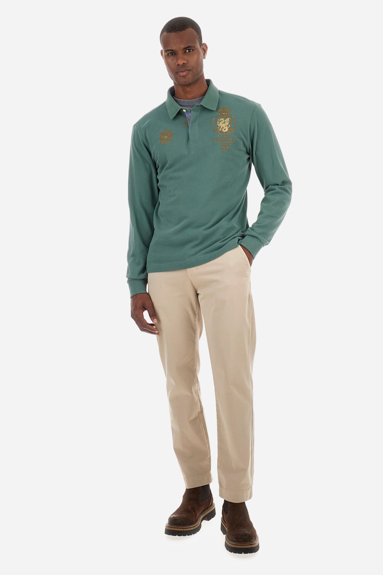 Men's long-sleeved Guards polo shirt, made from plain 100% cotton. Two-button fastening. The front is embellished with embroidery representing the line, alongside the Guards symbol and the brand logo. Regular fit. The model is wearing a size L. - Laurel Wreath