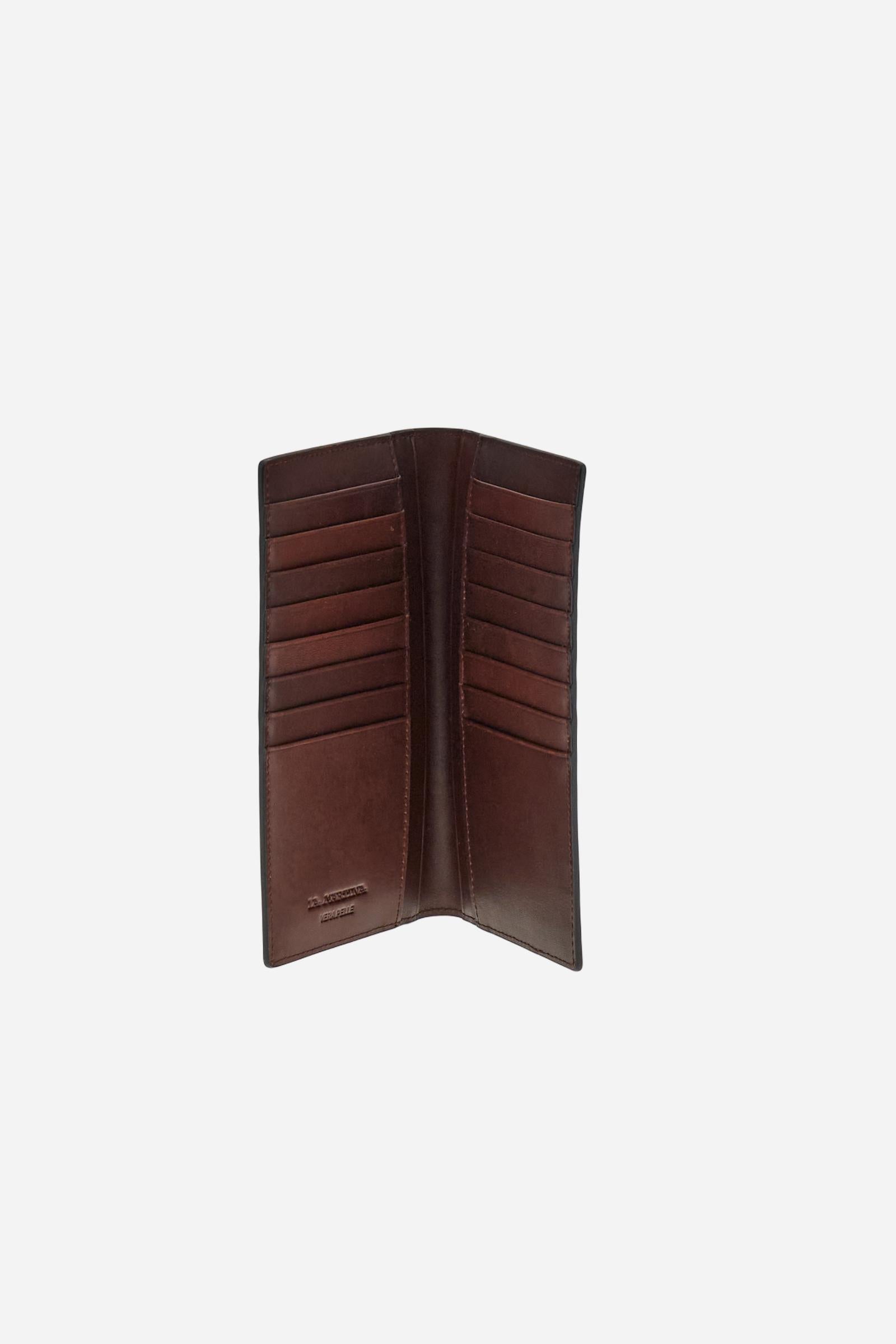 Vertical men’s wallet in calfskin leather. Slim and refined design with small metal logo on the front. - BROWN
