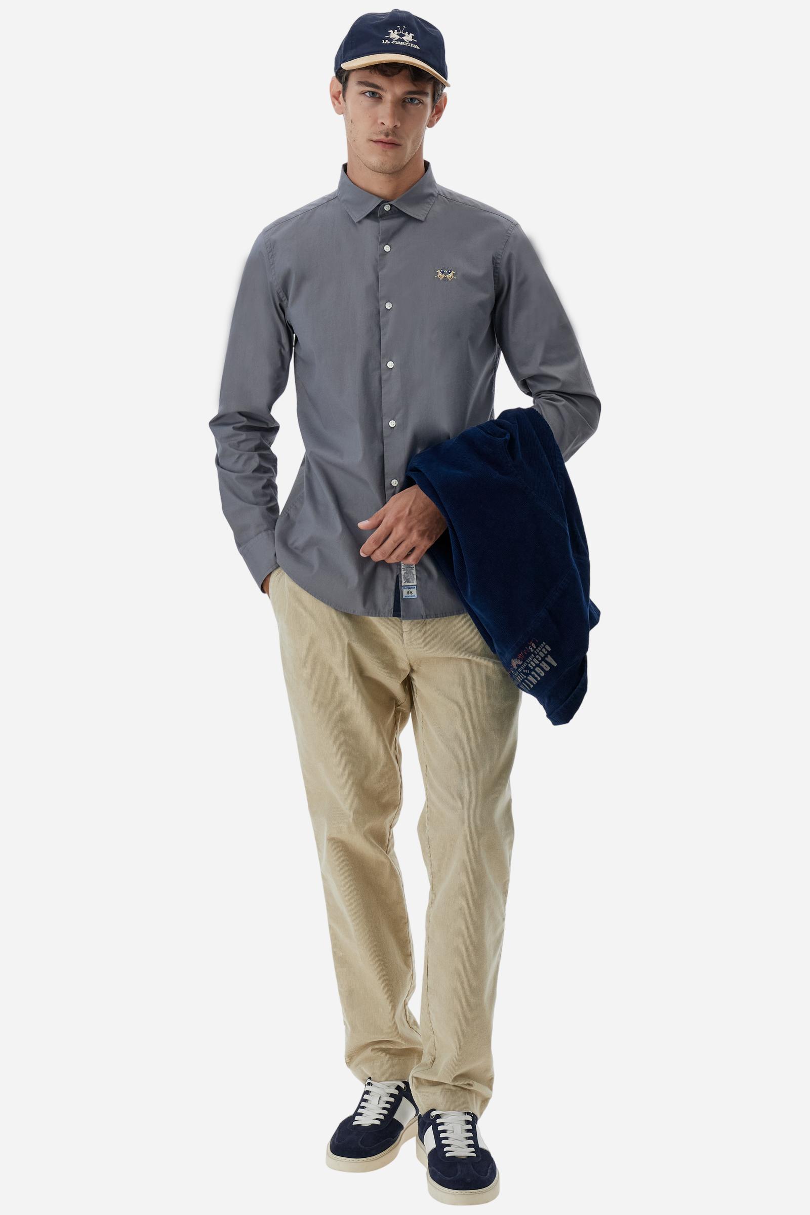 Men's long-sleeved shirt in cotton poplin. Slim fit with semi-cutaway collar. - Pewter