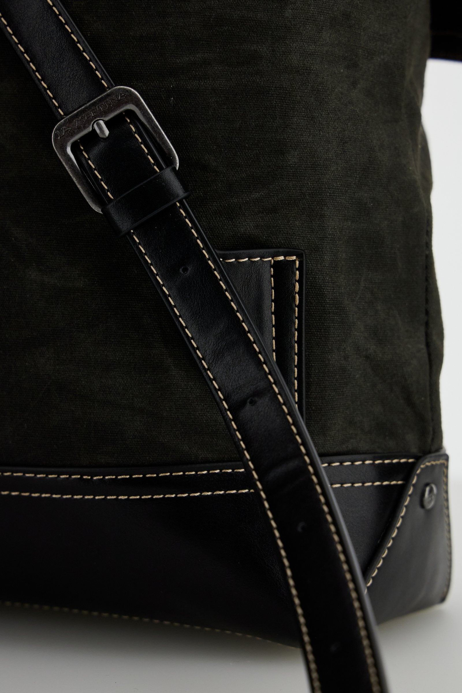 Zaino con tasconi in canvas cerato - Buenos Aires