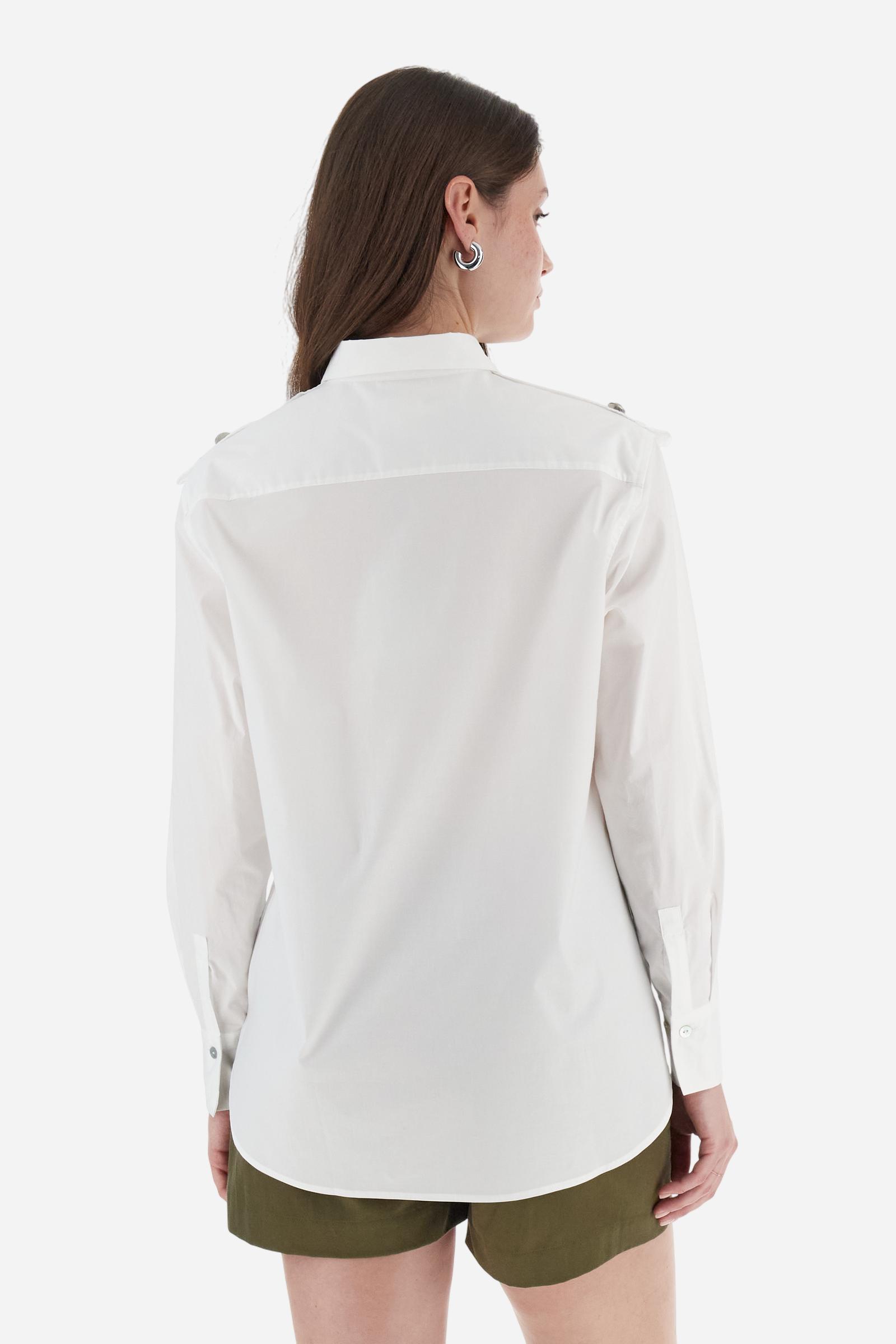 Women's shirt with single-colour sleeves, made of cotton poplin. French collar and covered buttons on the front. On the shoulders, as a motif detail, there is braiding that fastens with a loop and a large decorative button. On the left chest, the graphic with the large stylised LM and the crown logo is embroidered with contrasting coloured thread. Regular fit. The model is wearing a size 2. - Optic White