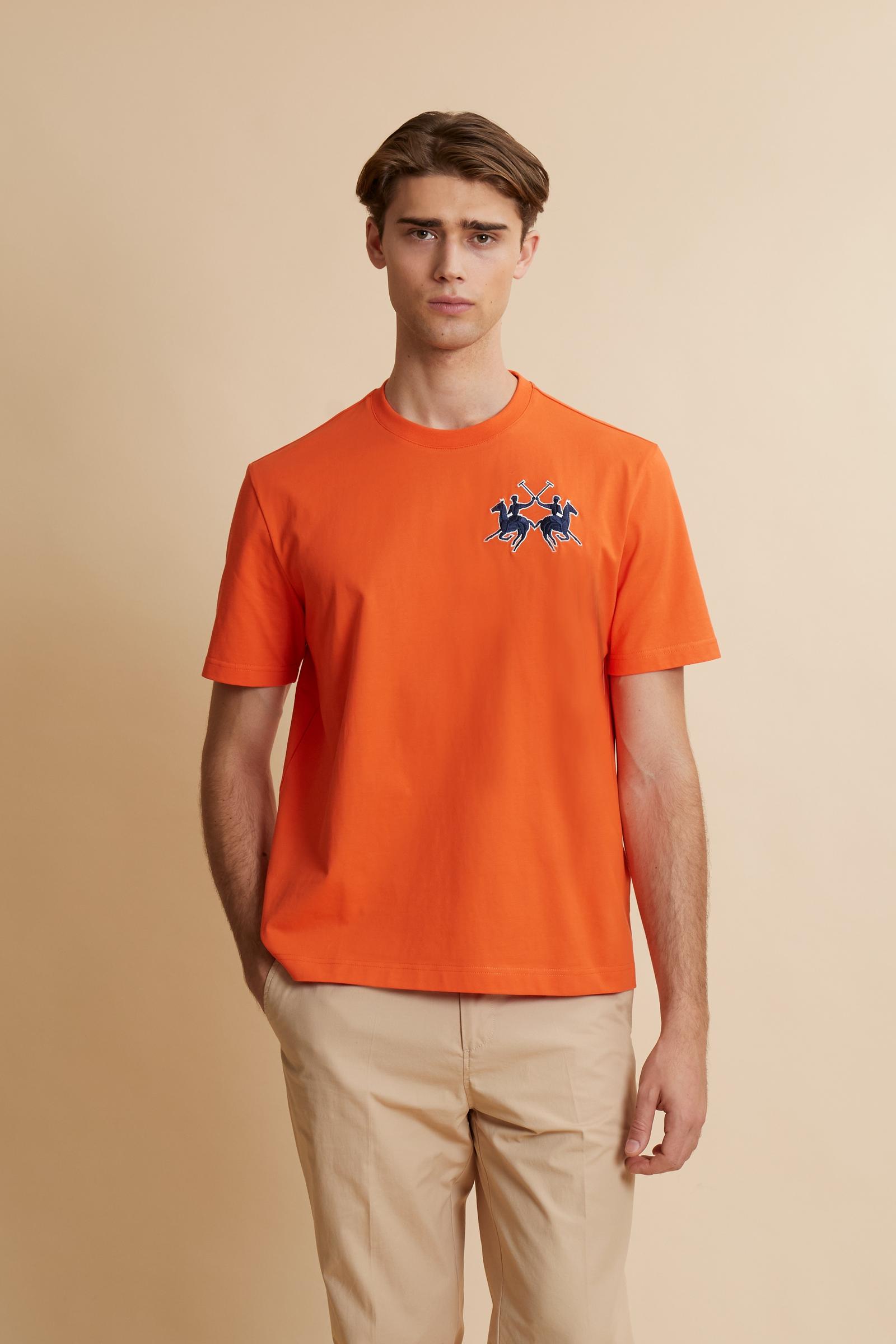 T-shirt in heavy cotton jersey with a structured, boxy fit. Dropped shoulders and clean lines. Large contrasting 3D embroidered logo on the chest. - Flame