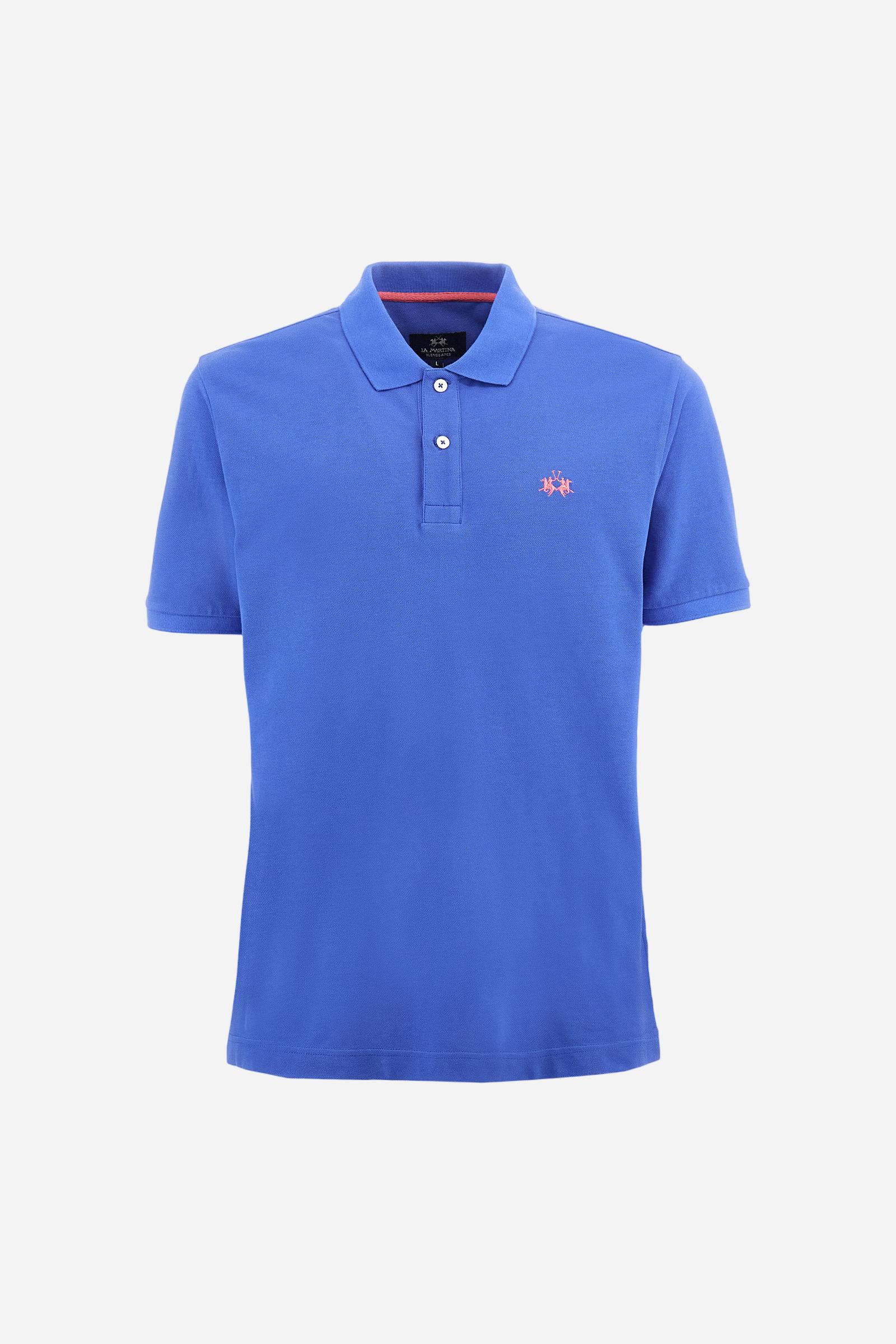 Men's plain-coloured, short-sleeved, regular-fit cotton polo shirt. Contrasting La Martina logo sewn onto the chest. This versatile garment goes perfectly with a pair of jeans from the collection. - Dazzling Blue