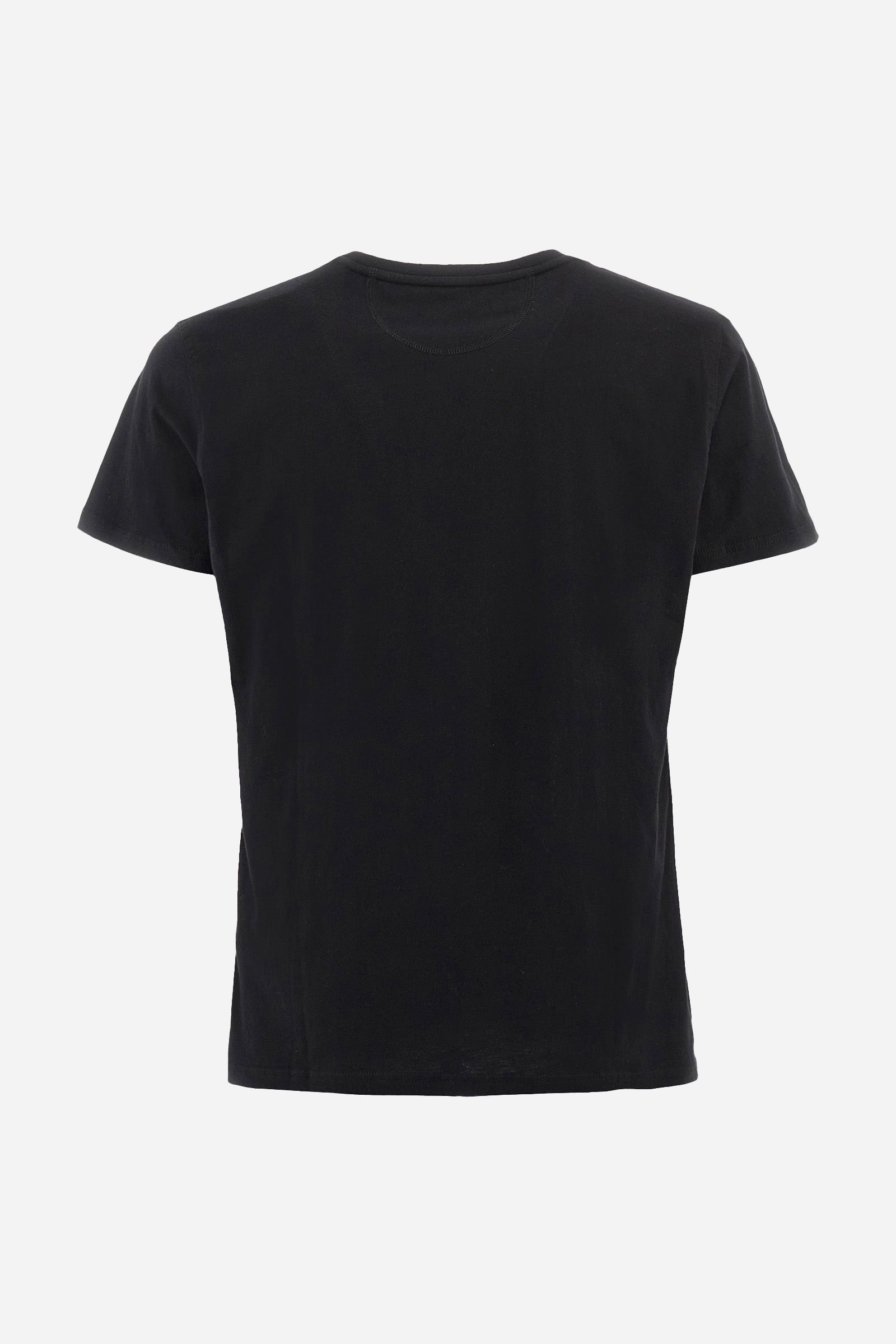 Men's short-sleeved crew-neck T-shirt in solid colour with embroidered logo in contrasting colour on the chest. Made of 100% cotton with a regular fit. It is perfect paired with Bermuda shorts or trousers for a casual and trendy look. Suitable for leisure time. The model is 187 cm tall and wears a size L. - Black