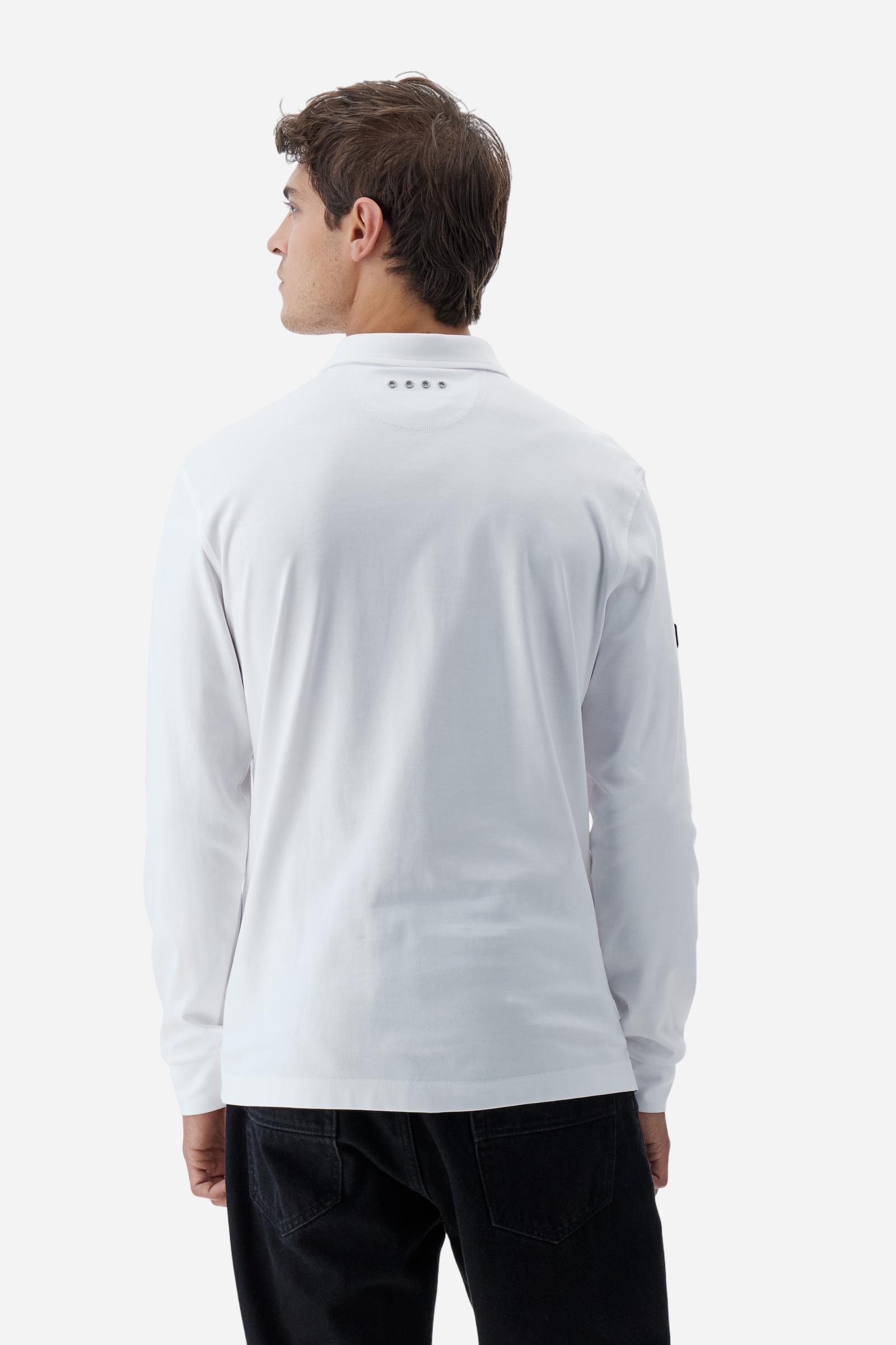 Premium men’s long-sleeve polo shirt in 100% cotton jersey with a smooth, silky texture. Hidden button placket and vertical contrast print. Patches dedicated to the Asociación Argentina de Polo (AAP) on the sleeve and below the opening. Small semi-transparent contrasting logo printed on the chest. Regular fit. The model wears size L. - Optic White