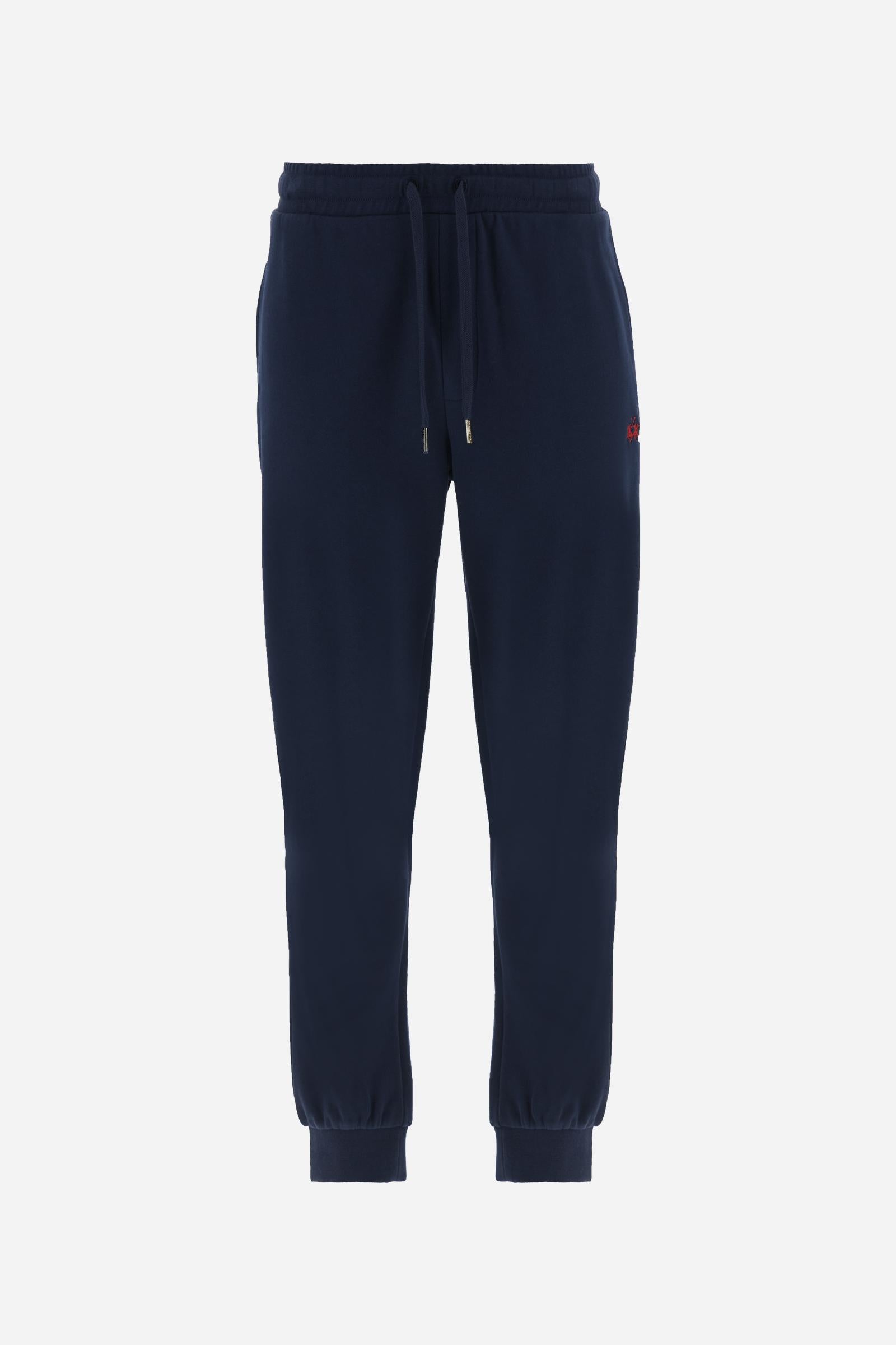 Men’s cotton fleece jogger pants with tapered cut and slim fit, ribbed cuffs and contrast embroidered logo. - Navy
