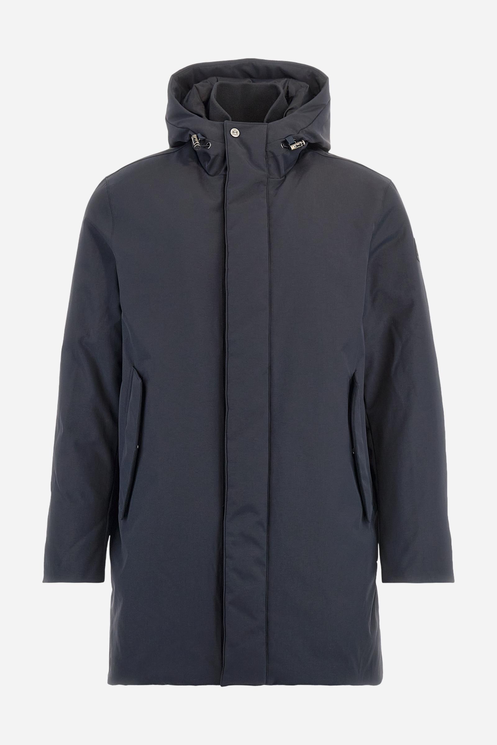 Mid-length down jacket in nylon taslan with adjustable hood. Clean, regular fit – perfect for the cold season. - Navy