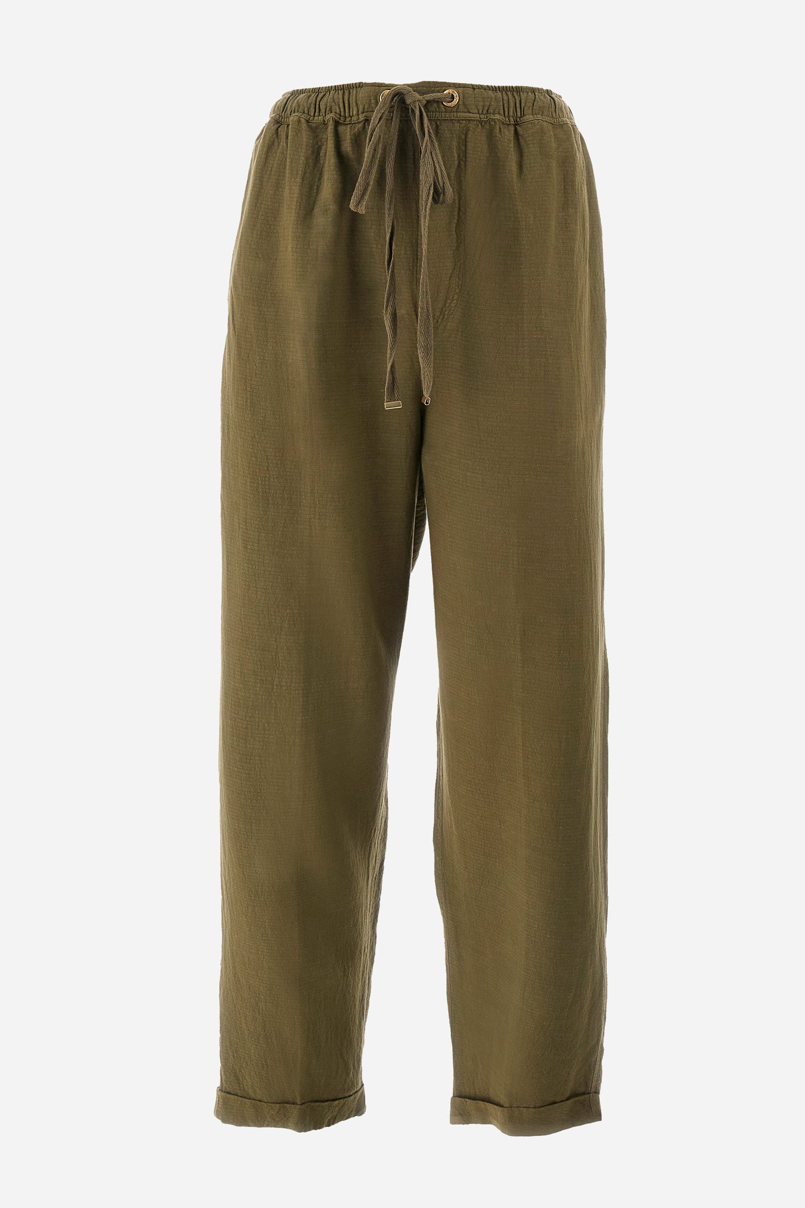 Women’s trousers in solid color, made of oxford fabric. Drawstring waist along with laces to comfortably adjust the closure. Two front pockets and two back welt pockets. The logo is applied on the back and on a metal plate sewn into the front. The fit is regular. The model wears a size 2. - Military Olive