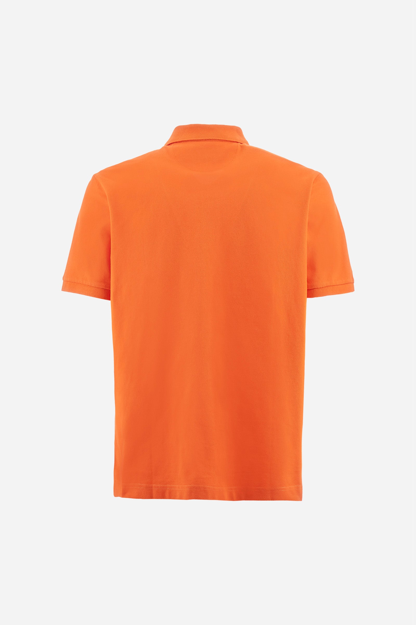 Men's plain-coloured, short-sleeved, regular-fit cotton polo shirt. Contrasting La Martina logo sewn onto the chest. This versatile garment goes perfectly with a pair of jeans from the collection. - Tigerlily
