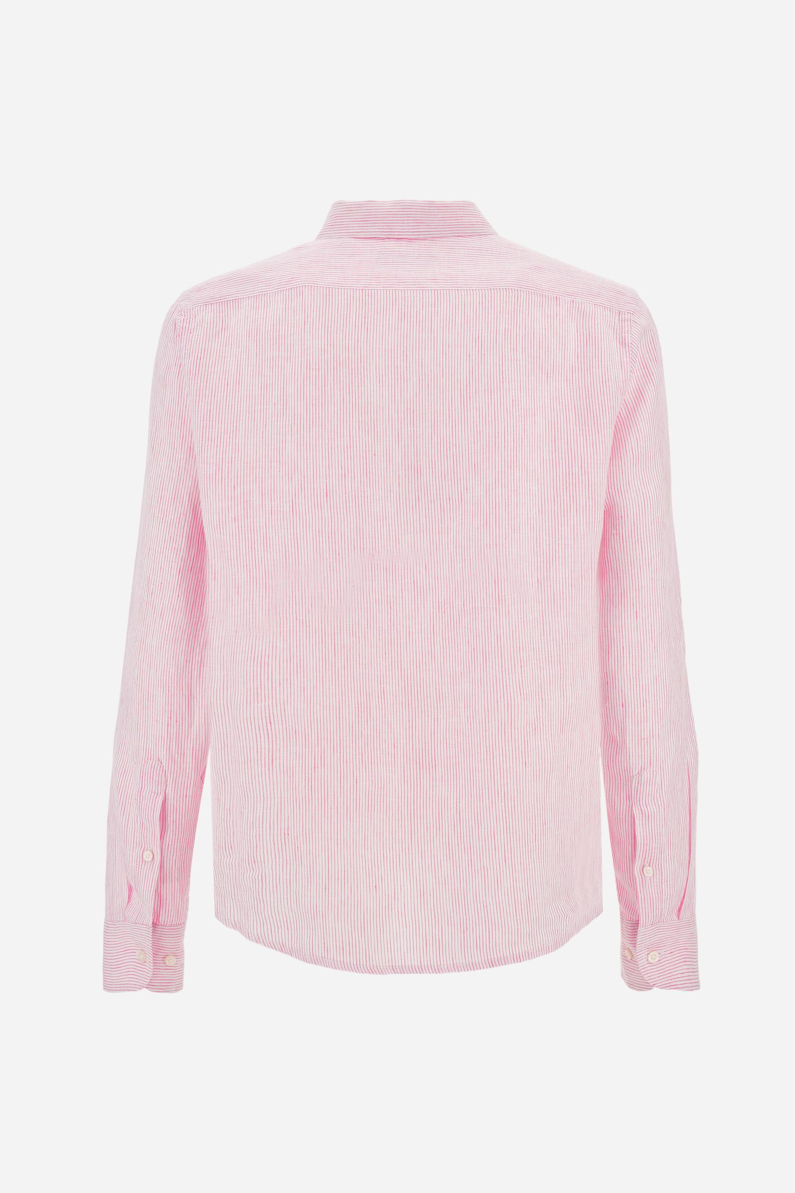 Shirt in 100% linen with vertical micro stripes and natural slub texture. Regular fit that follows the body. Embroidered logo on the chest and signature details on the placket. - Optic White/Poppy re