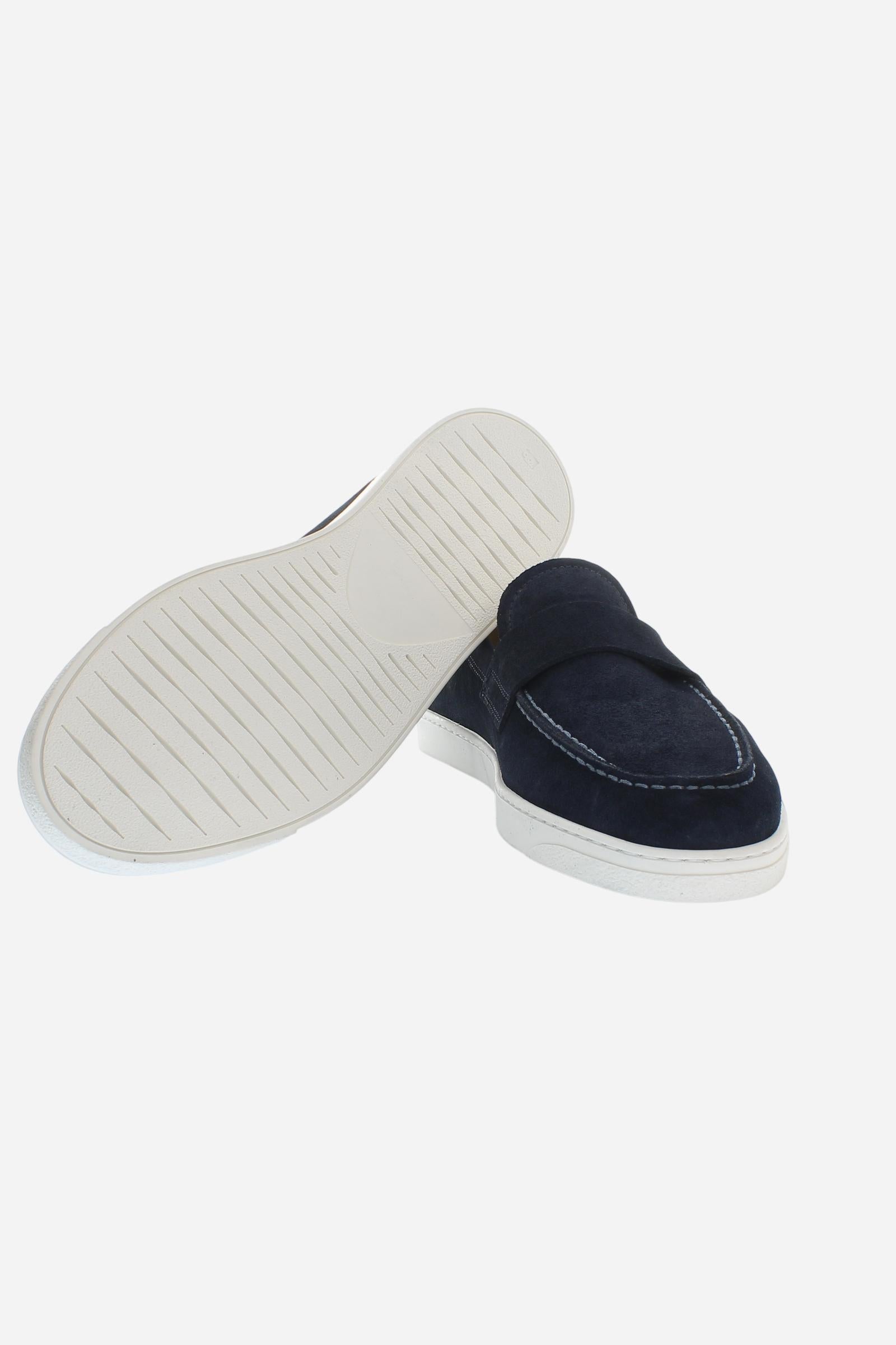 Men’s suede loafers with strobel construction and contrast EVA sole. Tone-on-tone side logo. - Salute
