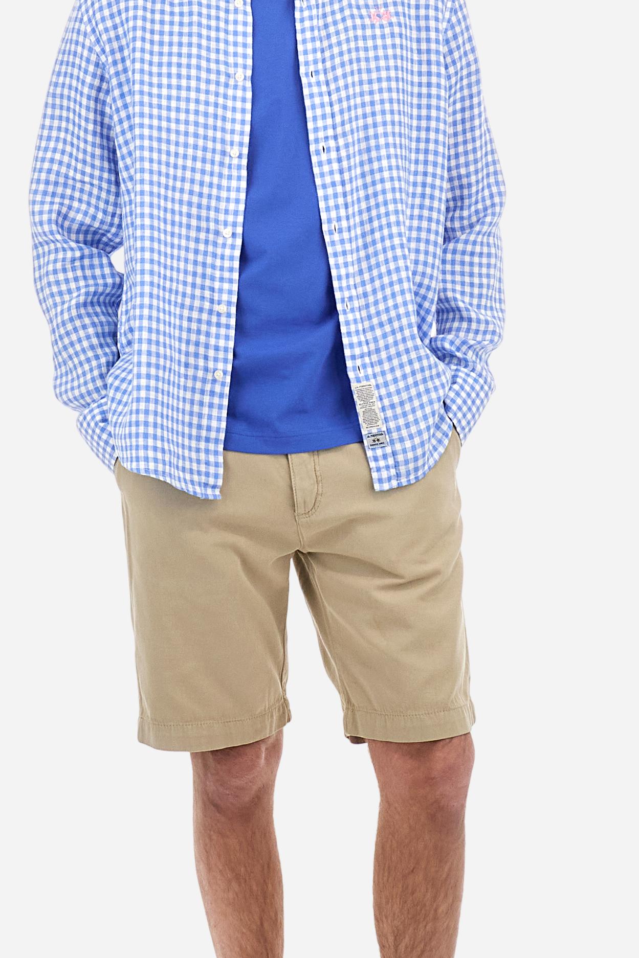 Men's plain short-sleeved T-shirt, made from 100% cotton. Large logo embroidered on the front. Regular fit. The model is wearing a size L. - Dazzling Blue