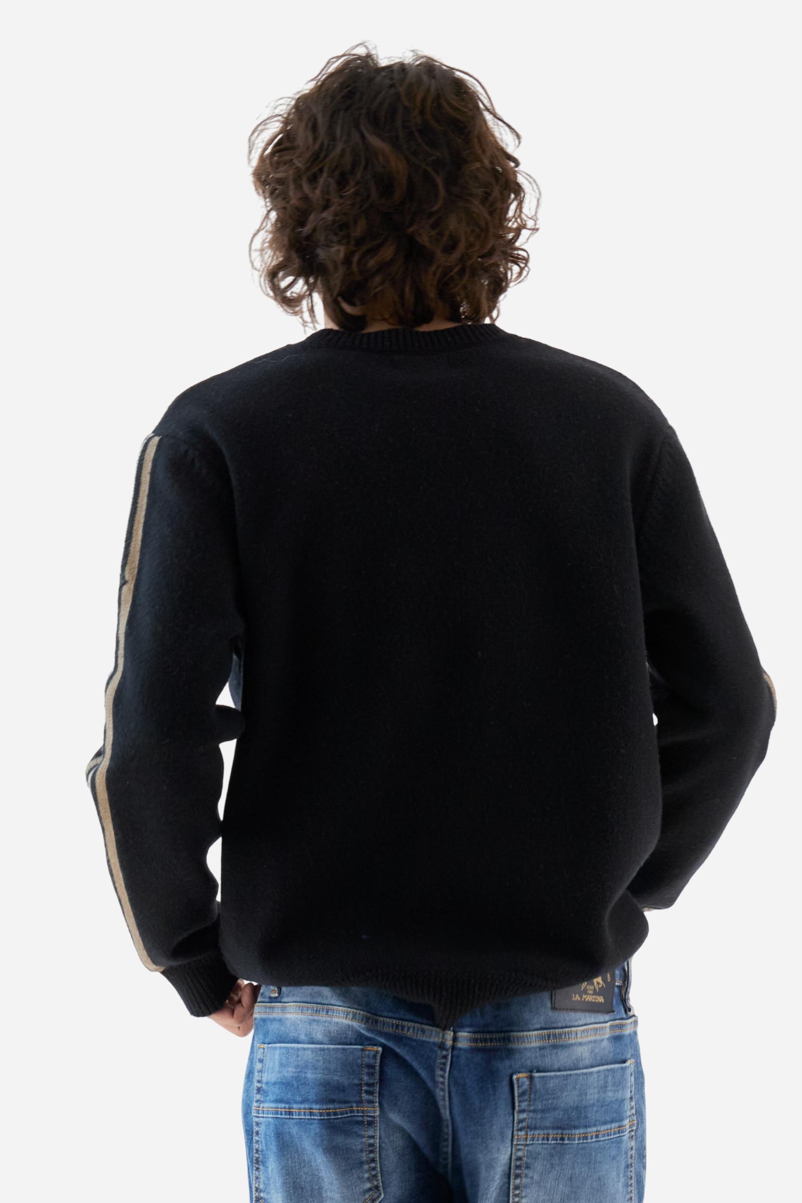 Full-zip men’s sweater in lambswool blend, soft and resistant. Ribbed collar, cuffs, and hem in matching tone. Multicolor striped knitted bands run along the sleeves. A large embroidered patch dedicated to Argentina dominates the chest, complemented by additional embroidered patches on the left sleeve. Relaxed, comfortable fit for distinctive everyday style. Model wears size L. - Black