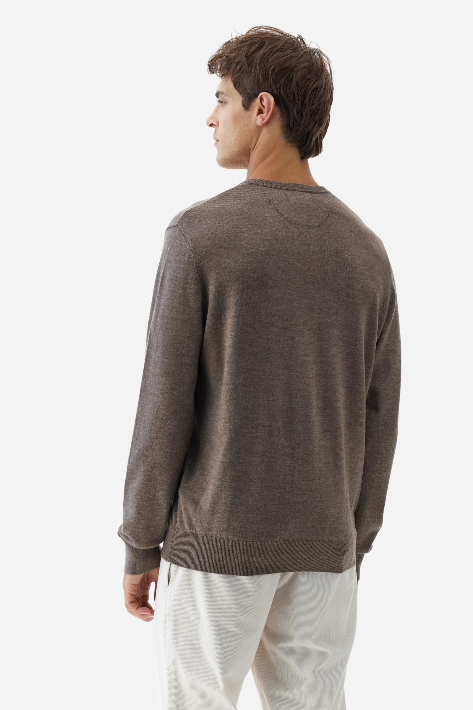 Men’s merino wool V-neck sweater - Barrie