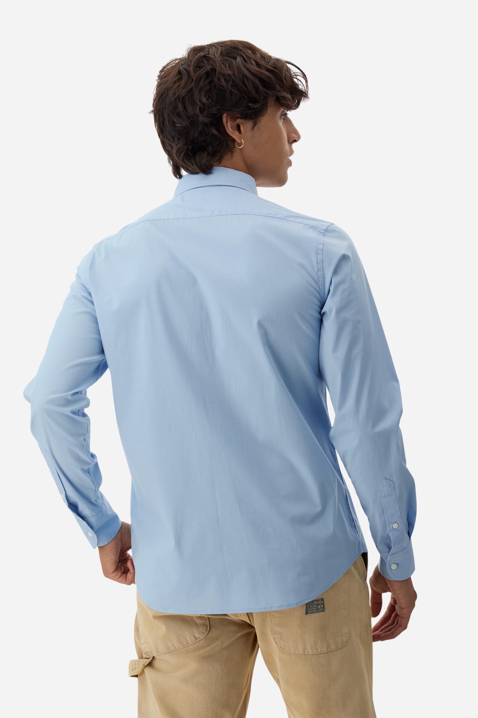 Men's long-sleeved shirt in cotton poplin. Slim fit with semi-cutaway collar. - Blue Bell