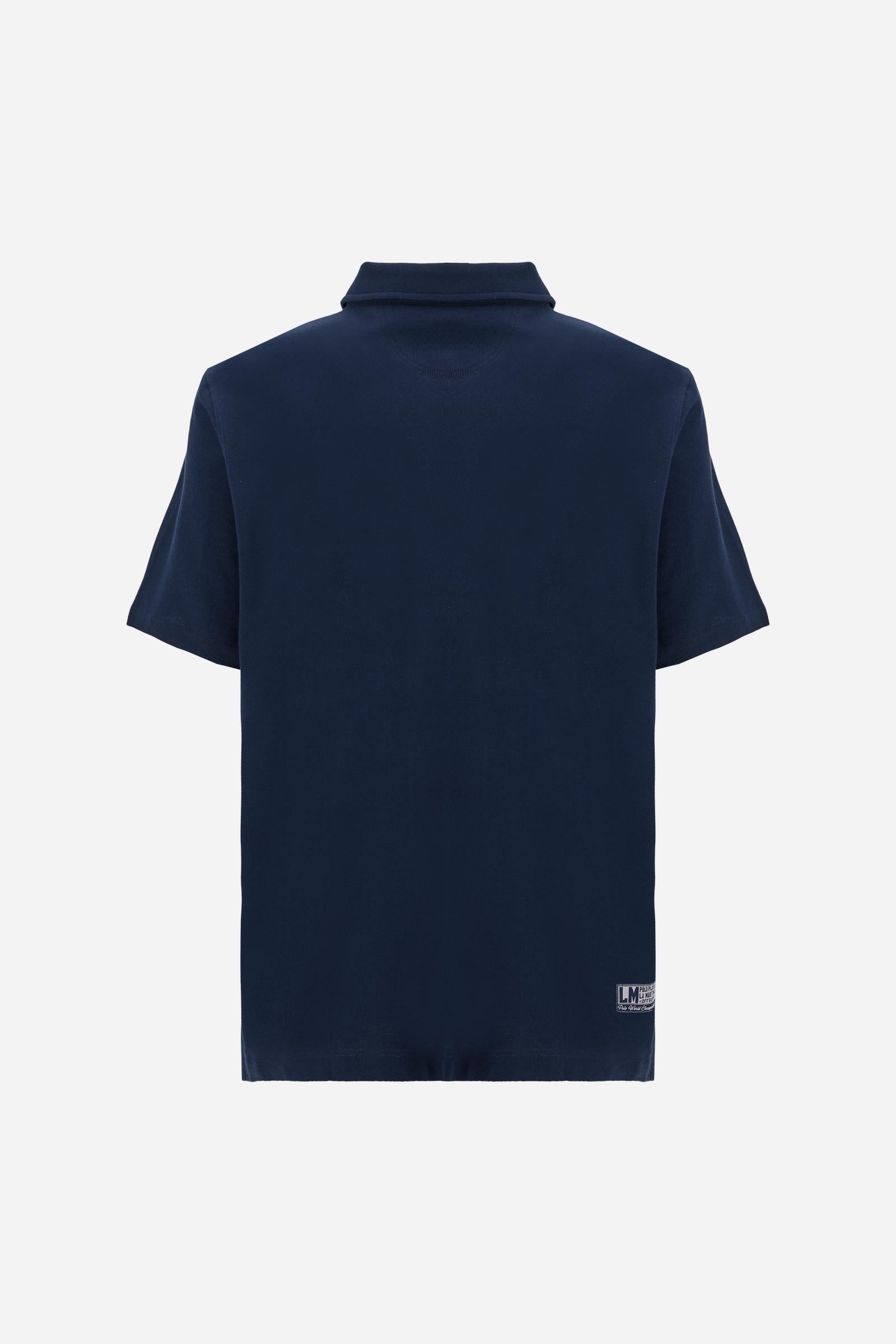 Men’s short-sleeve cotton jersey polo. Contemporary fit with a modern cut, featuring a piqué collar, coloured stripes and embroidered details inspired by the official Italian national team uniforms. - Navy