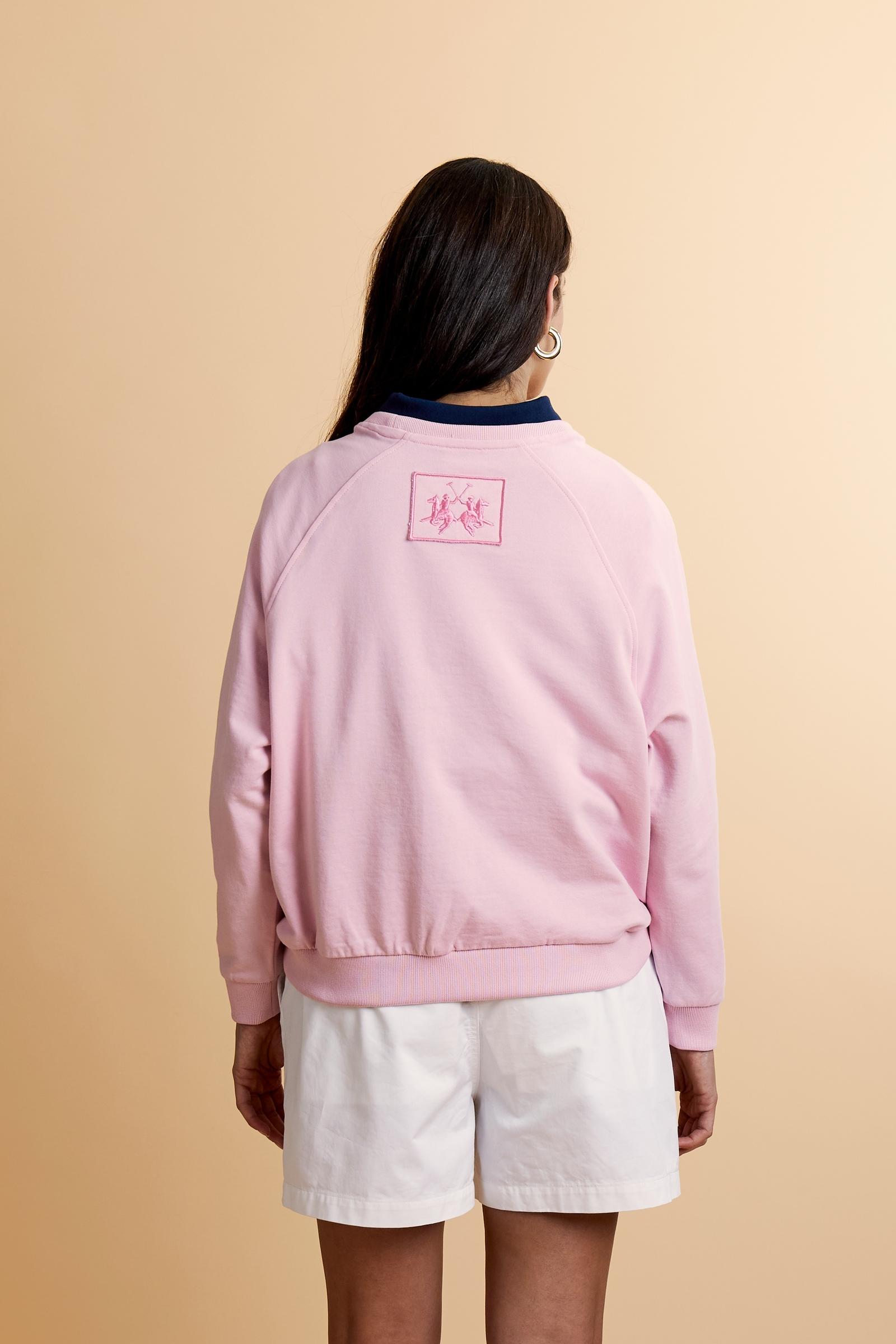 Cotton sweatshirt for women with raglan sleeves, featuring a clean design and embroidered logo patch on the back. Relaxed fit for ultimate comfort. - FairTale