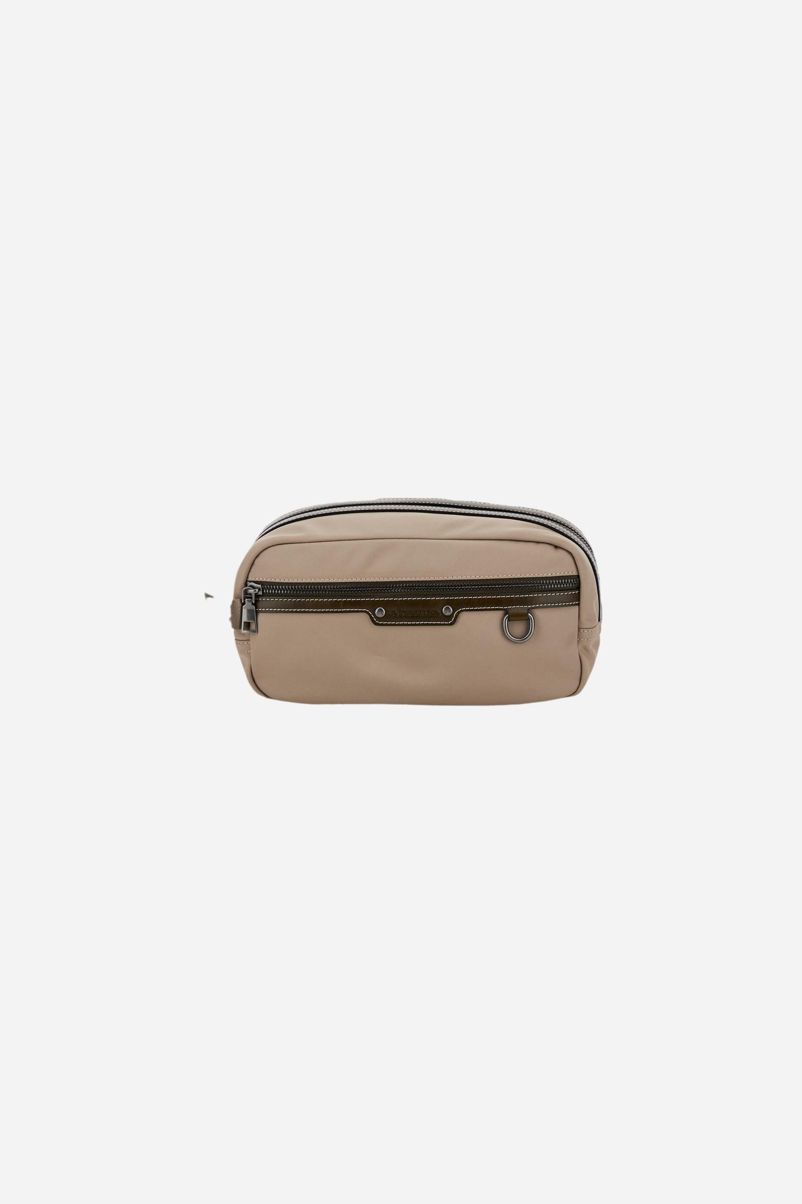 Travel case in matte technical canvas with eco-leather details, double zip compartment and maxi logo on the front. - Gaucho / Olive