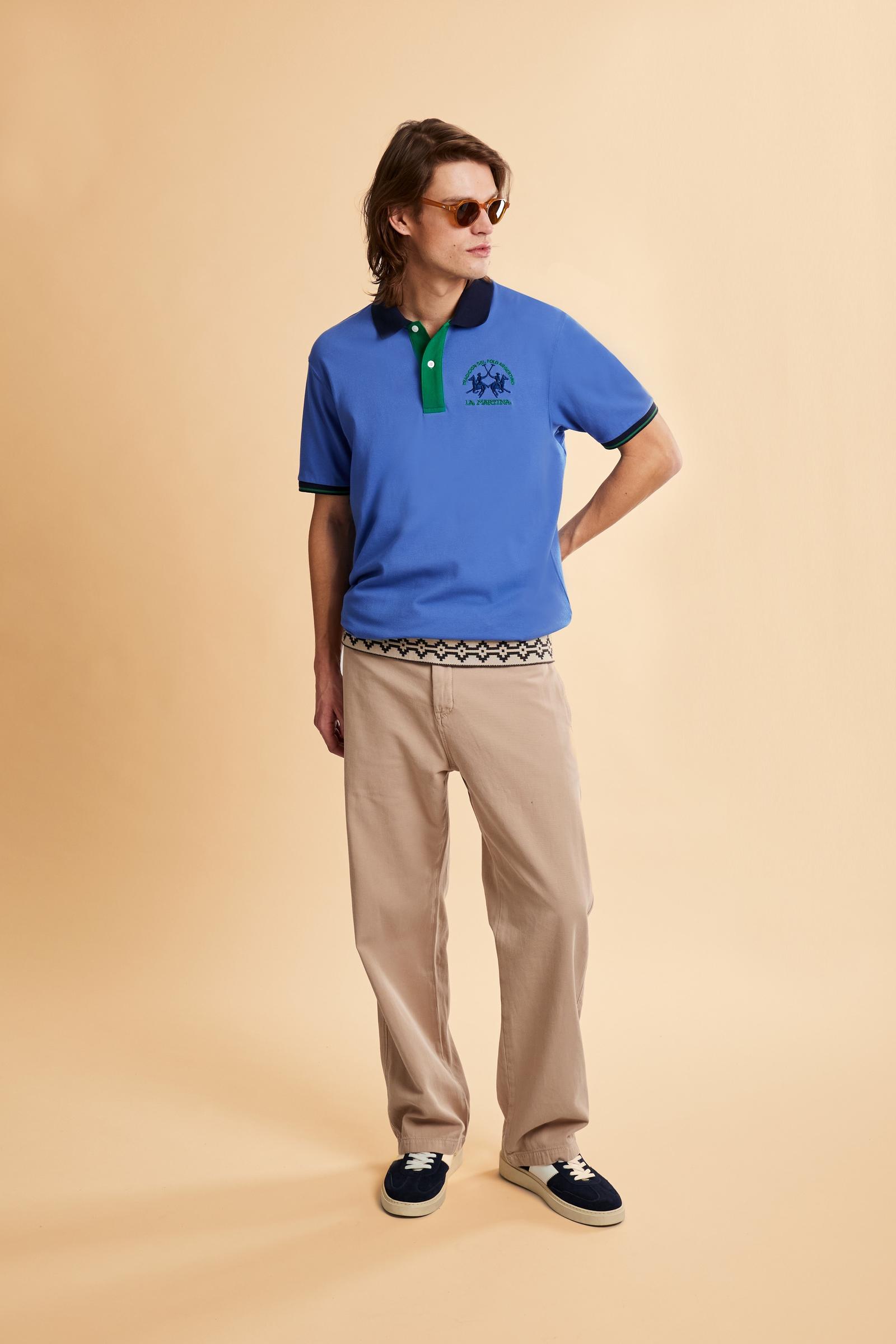 Men’s short sleeve stretch piqué polo shirt with regular fit, contrast ribbed details, printed under-collar and embroidered logo. - Riviera