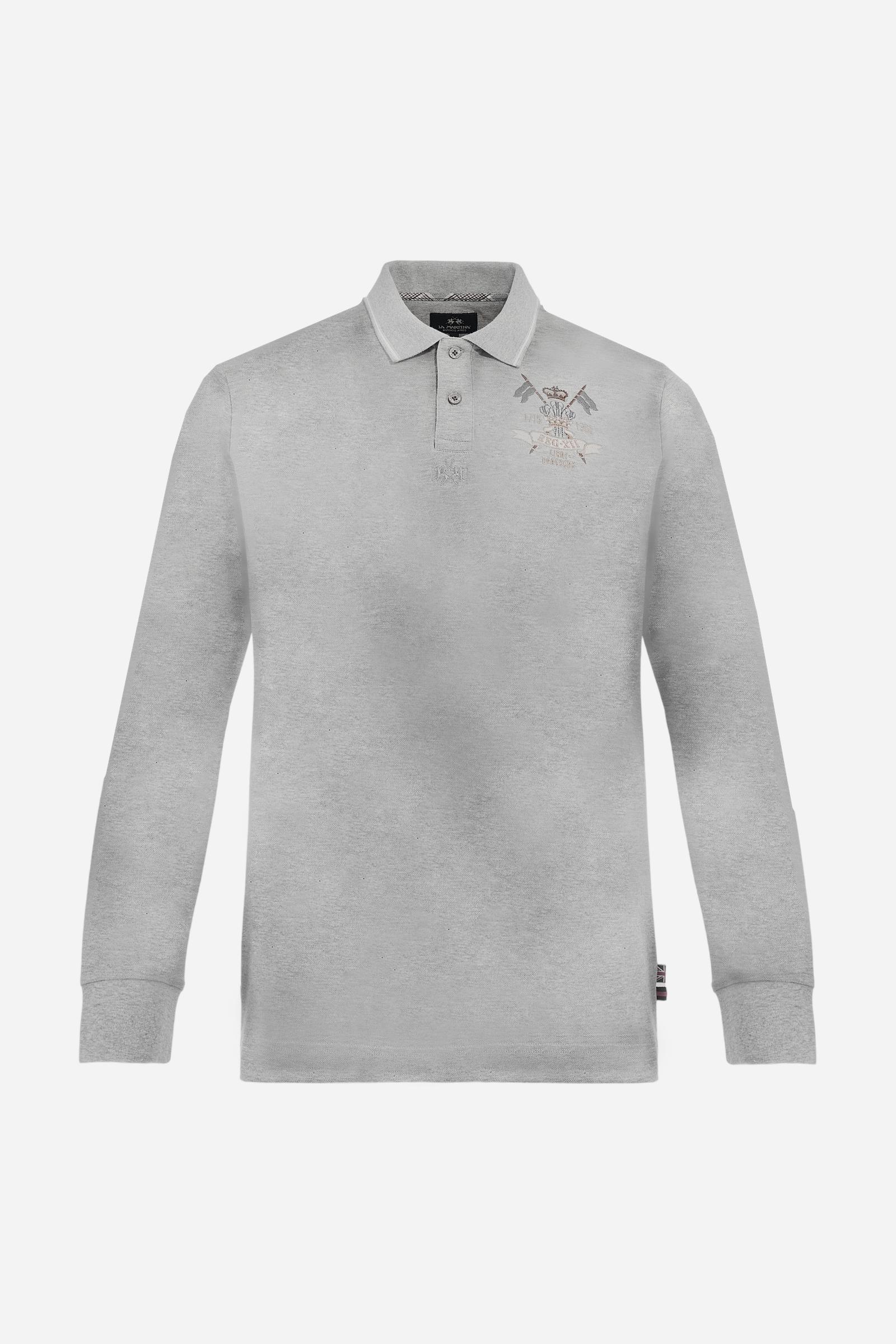 Long-sleeve polo shirt in stretch cotton jersey, soft and breathable. Ribbed collar with contrast striped edge and inner tartan ribbon. A colorful embroidered crest enriches the chest, complemented by a tonal embroidered logo under the placket with two personalized buttons. Regular fit for a versatile, timeless look. Model wears size L. - Light Heather Grey