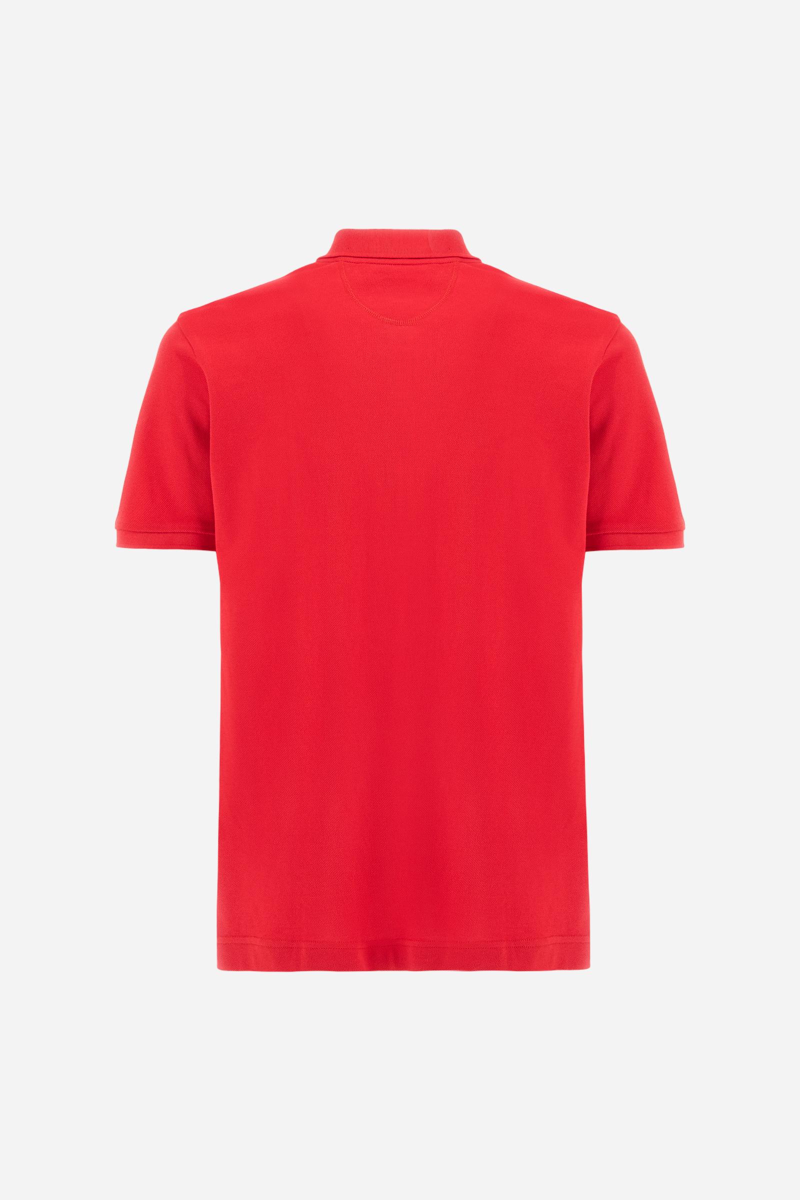 Men's plain-coloured, short-sleeved, regular-fit cotton polo shirt. Contrasting La Martina logo sewn onto the chest. This versatile garment goes perfectly with a pair of jeans from the collection. - Formula One