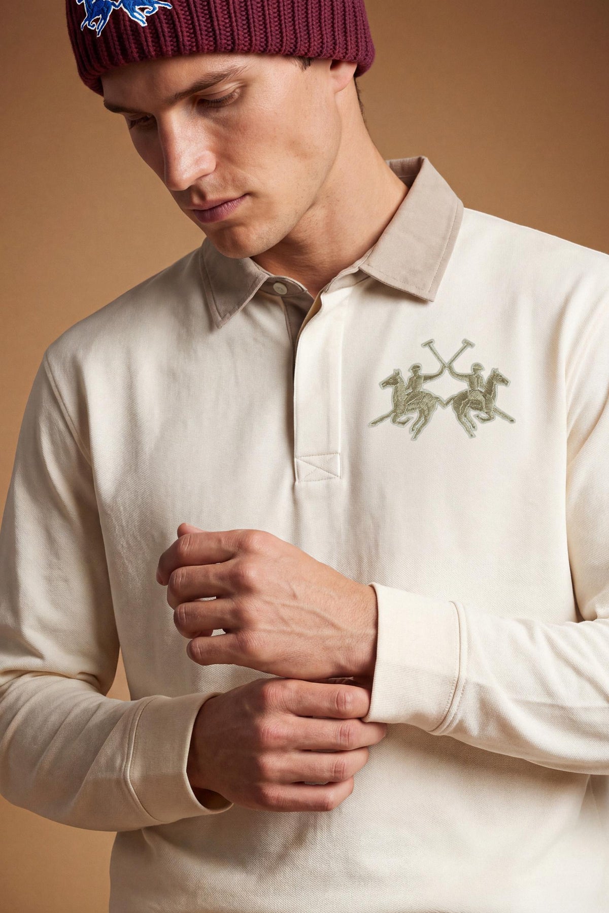 Men's long-sleeve polo in heavyweight 100% cotton jersey with a contrasting collar and hidden placket. Features a relaxed fit and a large 3D embroidered logo. - Pristine