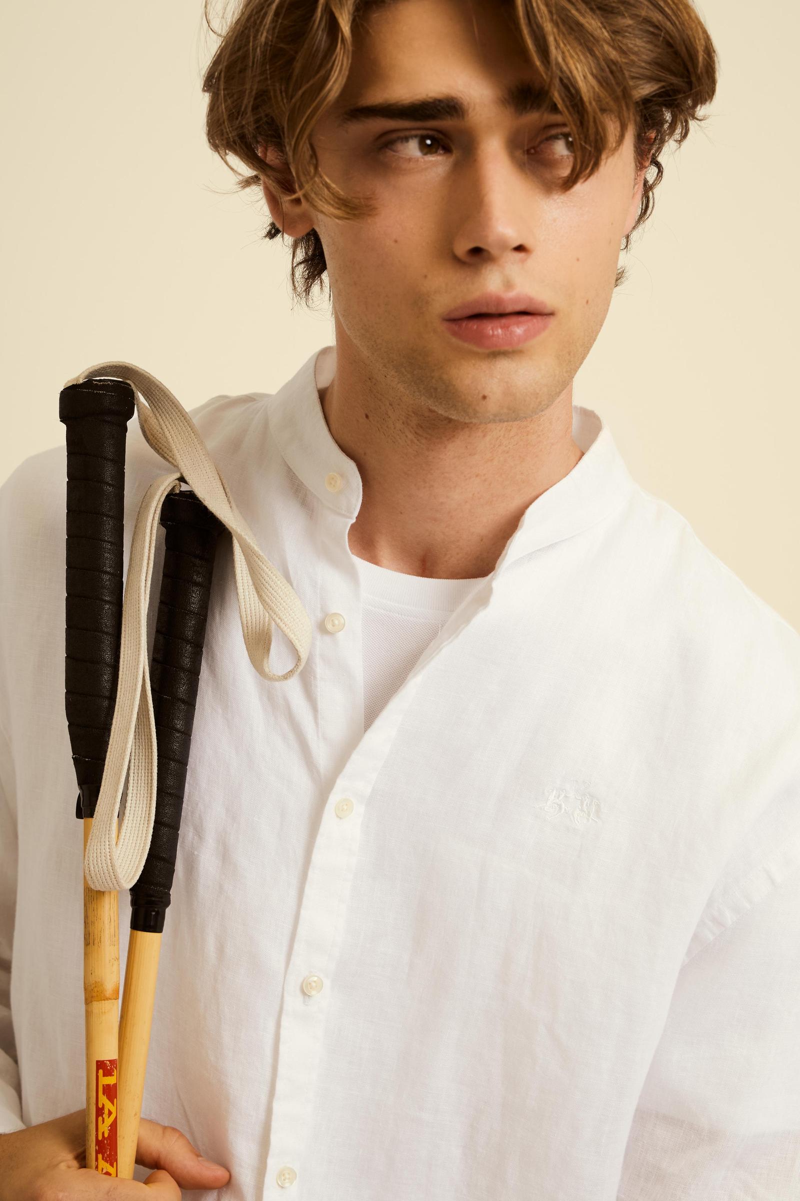 Camisa de hombre con cuello mao en lino teñido en prenda - Yasr