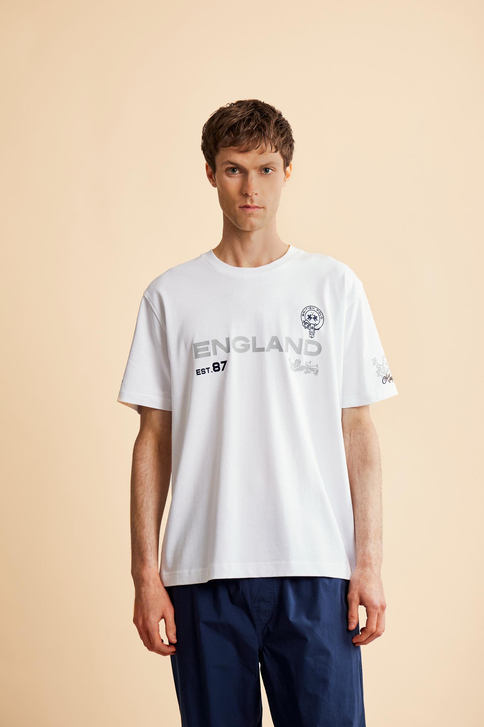 Men’s short-sleeve cotton jersey T-shirt. Contemporary fit with large graphic on the chest and framed horse logo positioned below the collar on the back. - Optic White