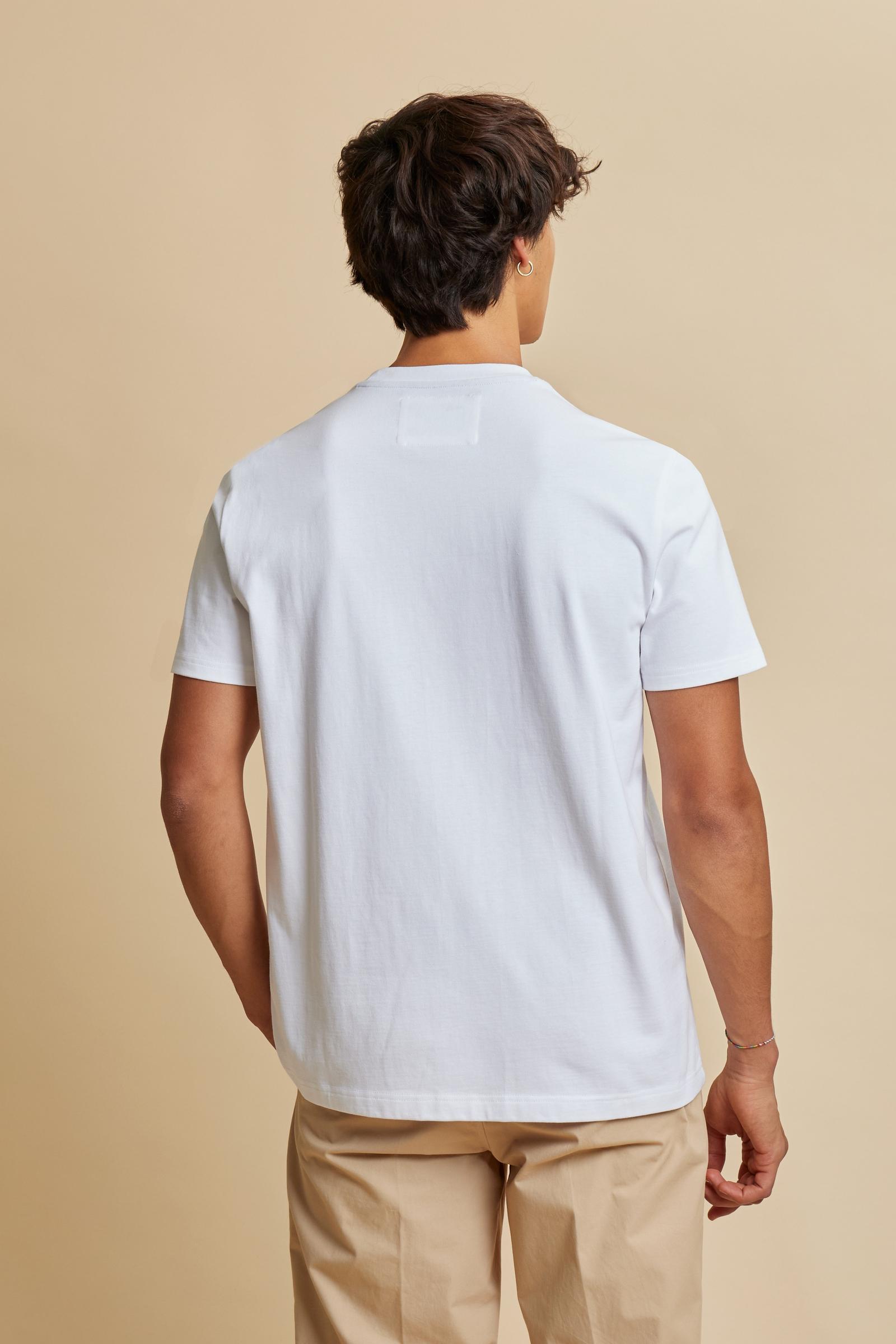 T-shirt in heavy cotton jersey with a structured, boxy fit. Dropped shoulders and clean lines. Large contrasting 3D embroidered logo on the chest. - Optic White                                                                                                                                                                                                                                                                                                                                                                