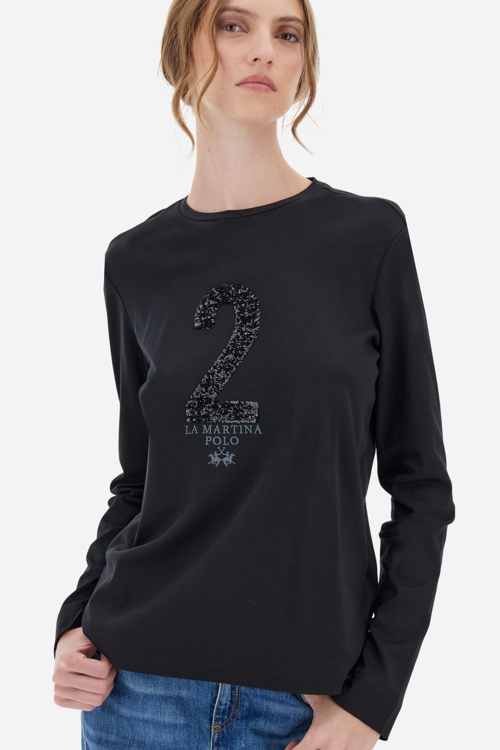 Women’s long-sleeve crew-neck T-shirt in 100% cotton jersey. The smooth, fluid fabric feels silky on the skin. On the chest, a large sequin patch number is paired with brand-identifying embroidered lettering, while a small logo is embroidered underneath. Regular fit for a versatile piece that combines simplicity with subtle glamour. Model wears size 2. - Black