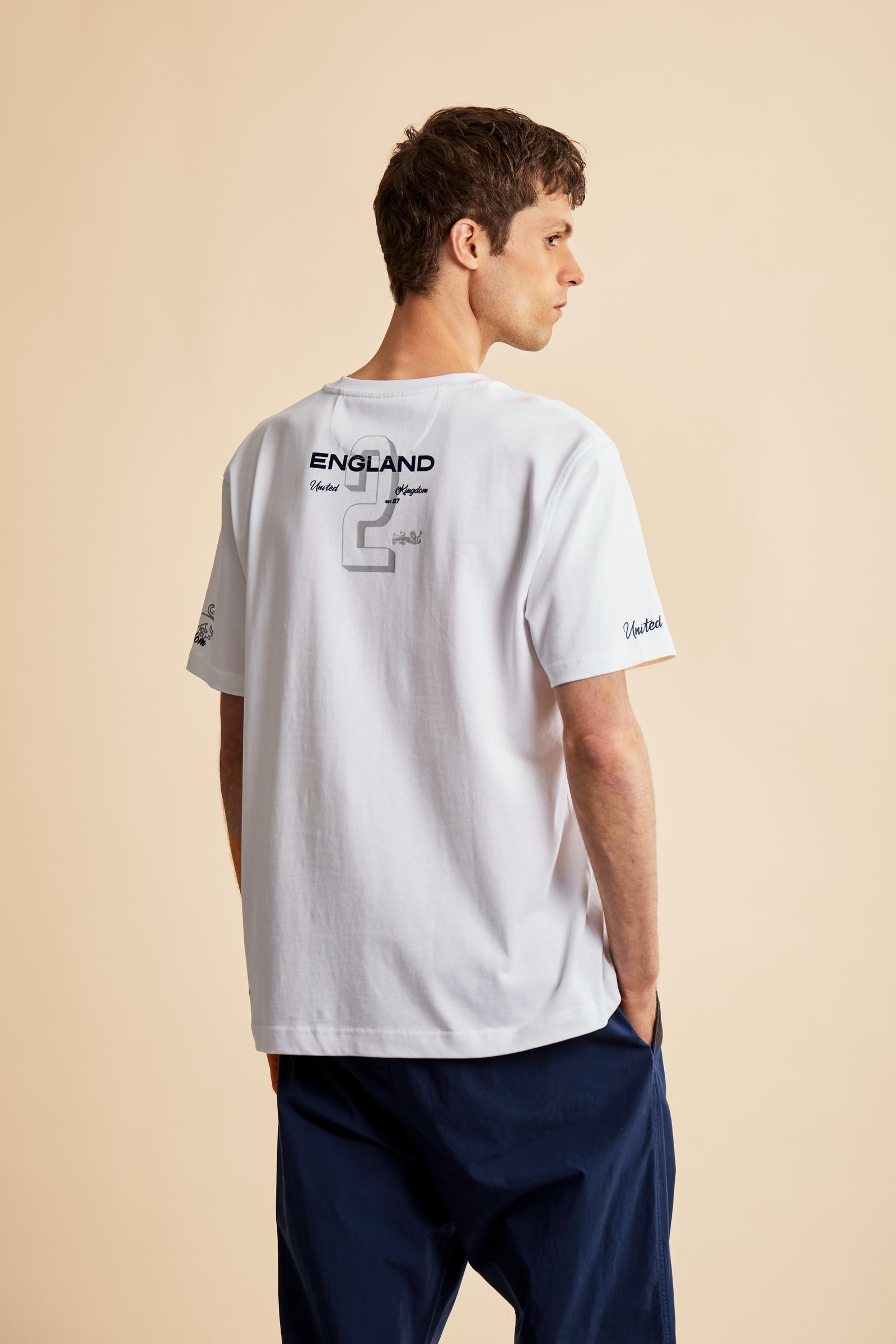 Men’s short-sleeve cotton jersey T-shirt. Contemporary fit with large graphic on the chest and framed horse logo positioned below the collar on the back. - Optic White