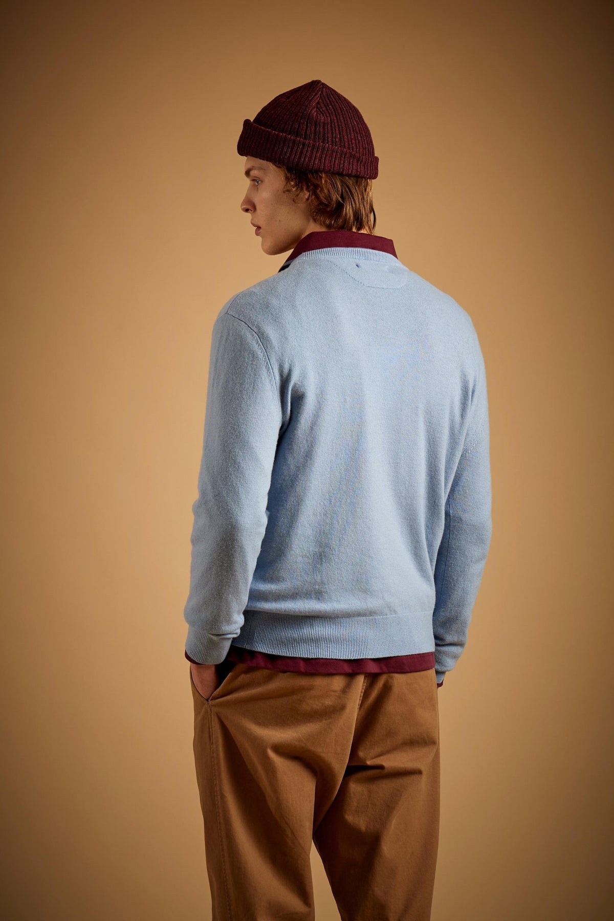 Men's V-neck wool sweater - Eadwig