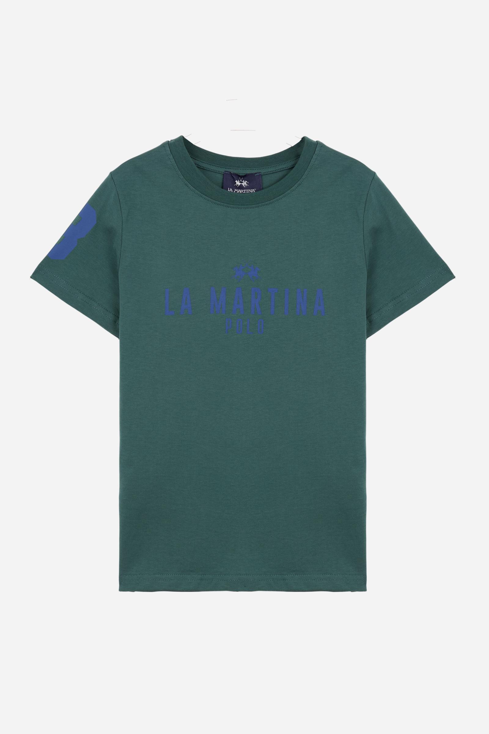 Short-sleeved T-shirt for boys made from 100% cotton jersey in a solid colour. The style features a regular fit, straight line and tonal ribbed crew neck. The brand’s Iconic graphics, printed in contrast on the chest and sleeve, give the garment a sporty and recognisable style. A versatile T-shirt, perfect for completing seasonal casual looks. - Pineneedle