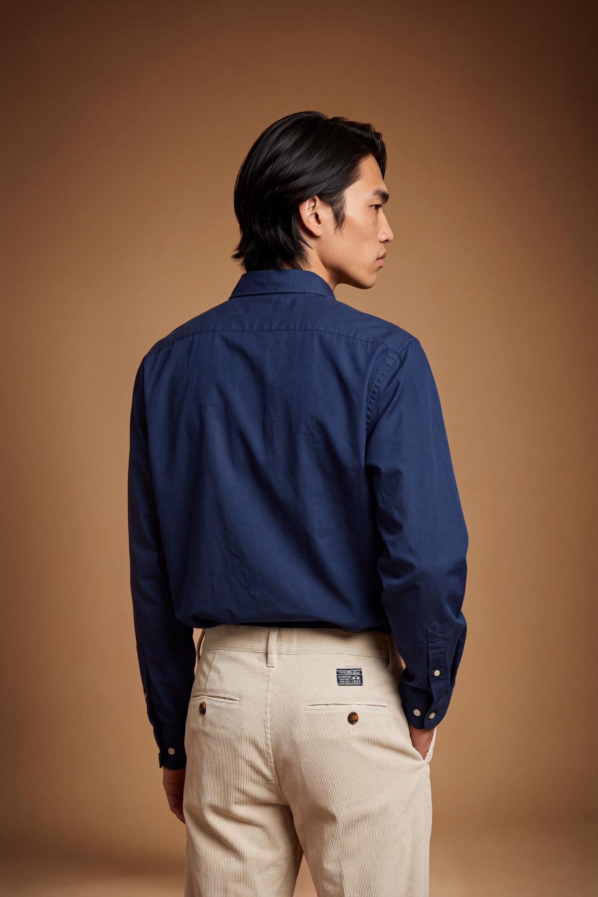 Men's long-sleeve 100% cotton poplin shirt with regular fit, French collar, custom buttons, single-button cuff, and Argentina Edition labels for a refined look. - Navy