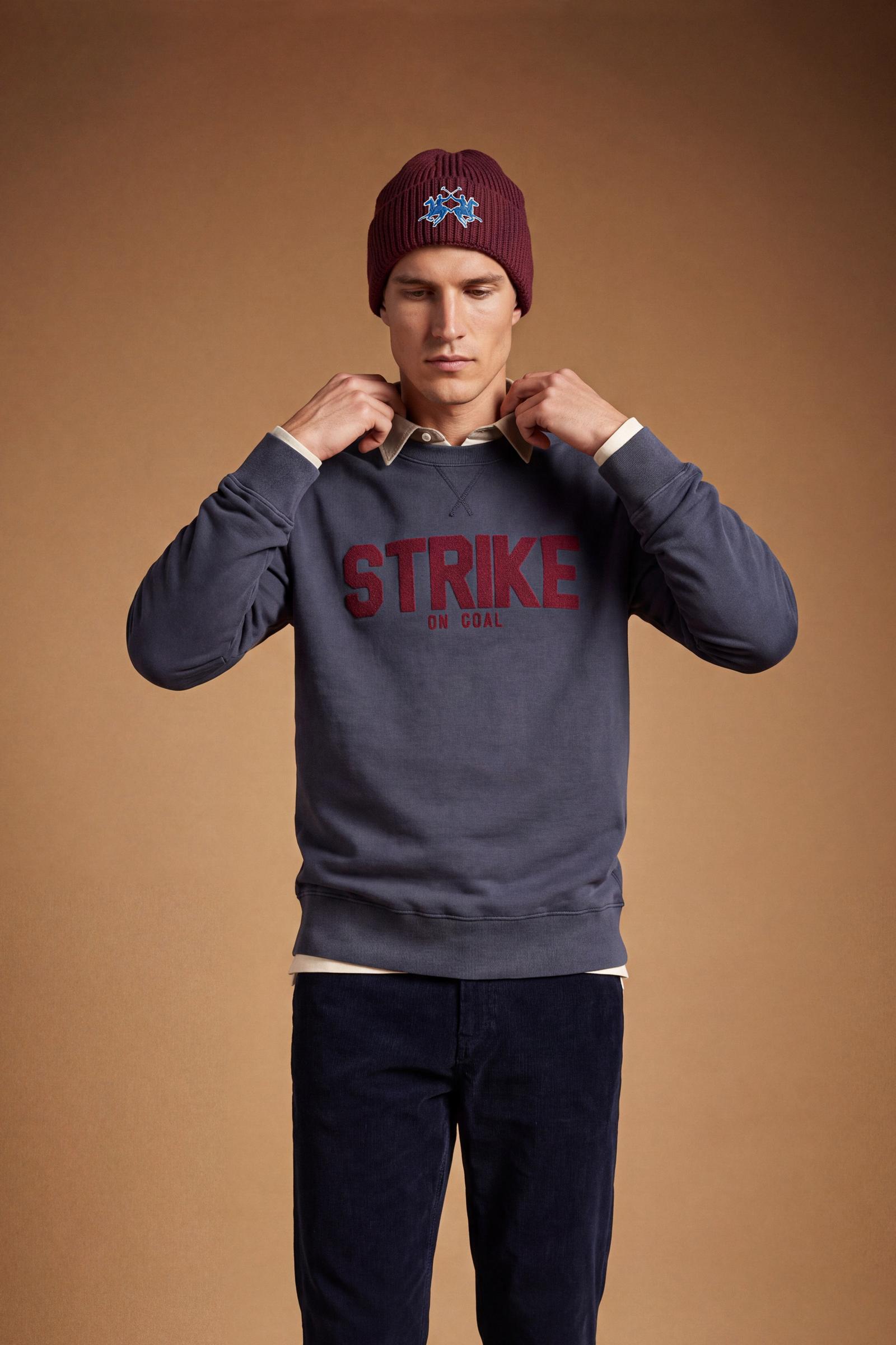 Men’s long-sleeve sweatshirt in soft 100% cotton with ribbed collar, cuffs, and hem. Relaxed fit with dropped shoulders and bold polo-inspired front print. - Navy Blazer