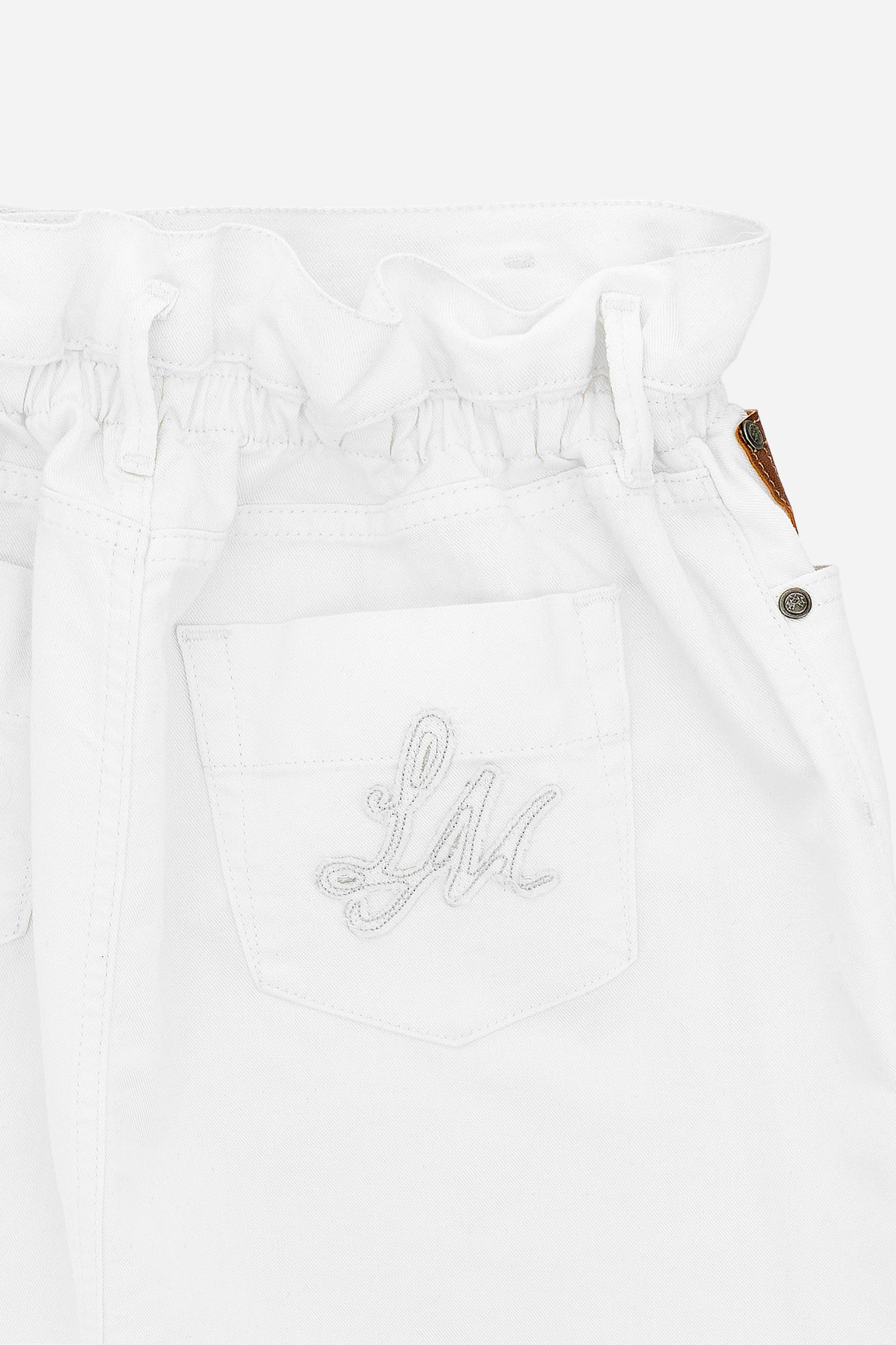 Cotton and linen denim mini skirt with A-line silhouette. Raw-cut hem, elasticated back waistband and embroidered brand initials. The model wears size 2. - Off White                                                                                                                                                                                                                                                                                                                                                           