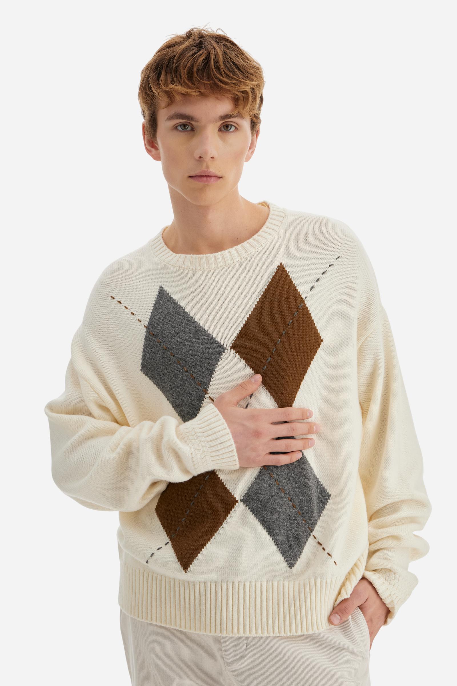 Men’s crew-neck sweater with long sleeves in high-quality wool blend. Ribbed collar, cuffs and hem with zigzag detail at sleeve attachment. Argyle motif on the front and contrast embroidered logo on the cuff. Regular fit with dropped shoulders for a contemporary look. The model wears size L. - Off White