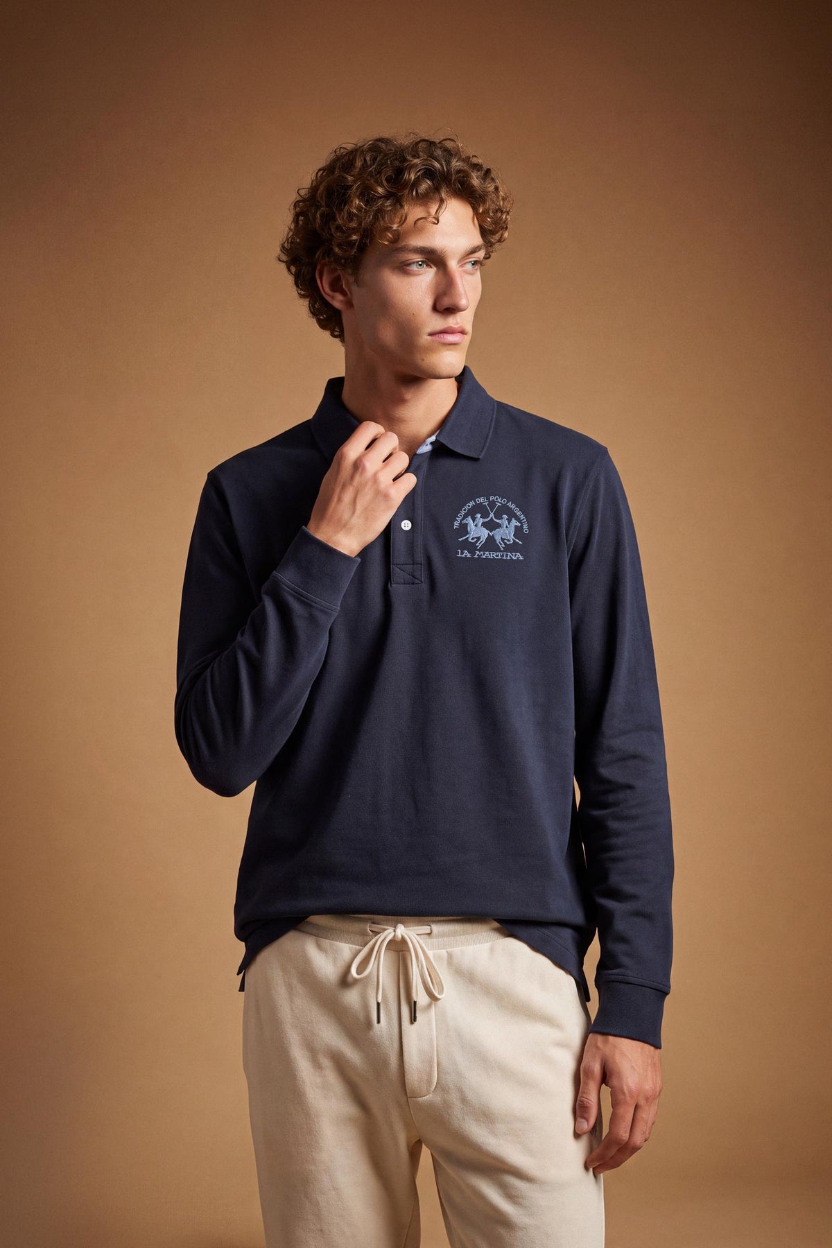Men's long-sleeve polo in soft cotton jersey with contrasting gabardine collar, ribbed details, multicolor striped placket, and embroidered team logo for comfor - Navy Blazer