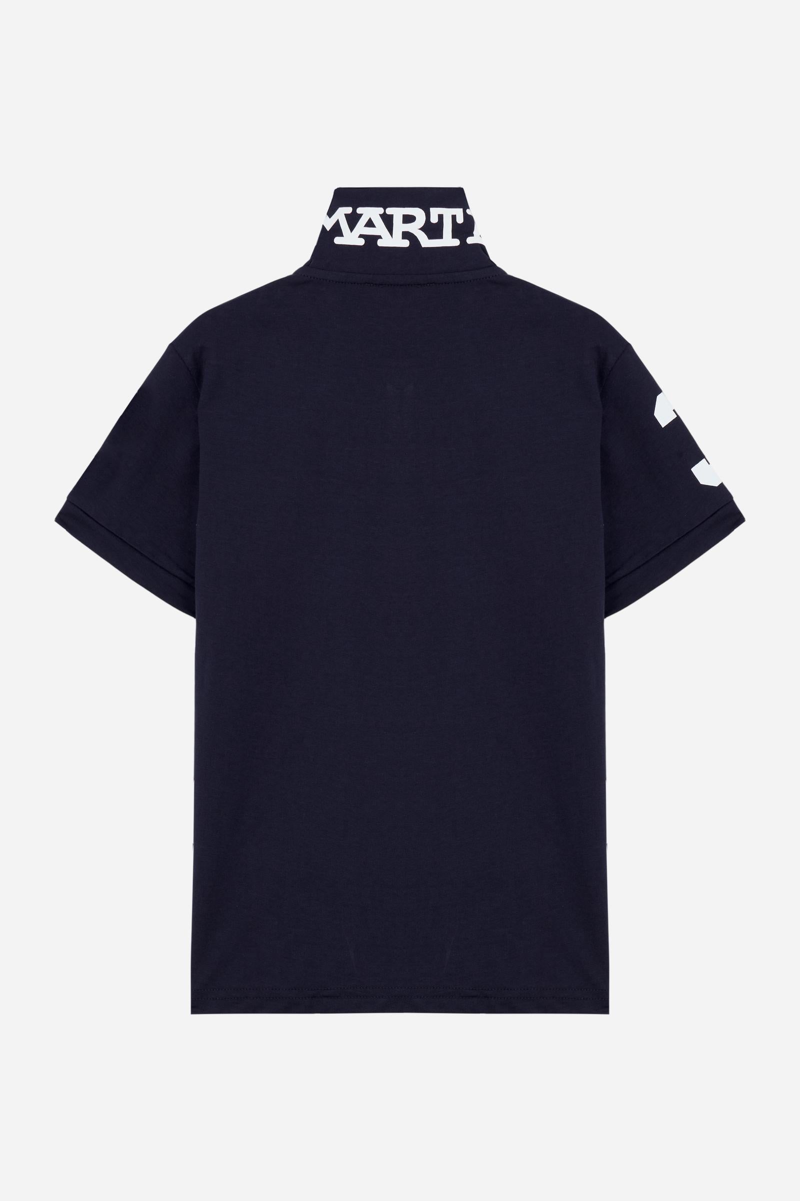 Short-sleeved polo shirt for boys made from soft 100% cotton jersey. The style features a regular fit, two-button front opening and collar in the same fabric. The number “3” printed on the right sleeve, the brand lettering under the collar and the small embroidered logo on the chest add contrast details with an iconic and sporty character. - Navy