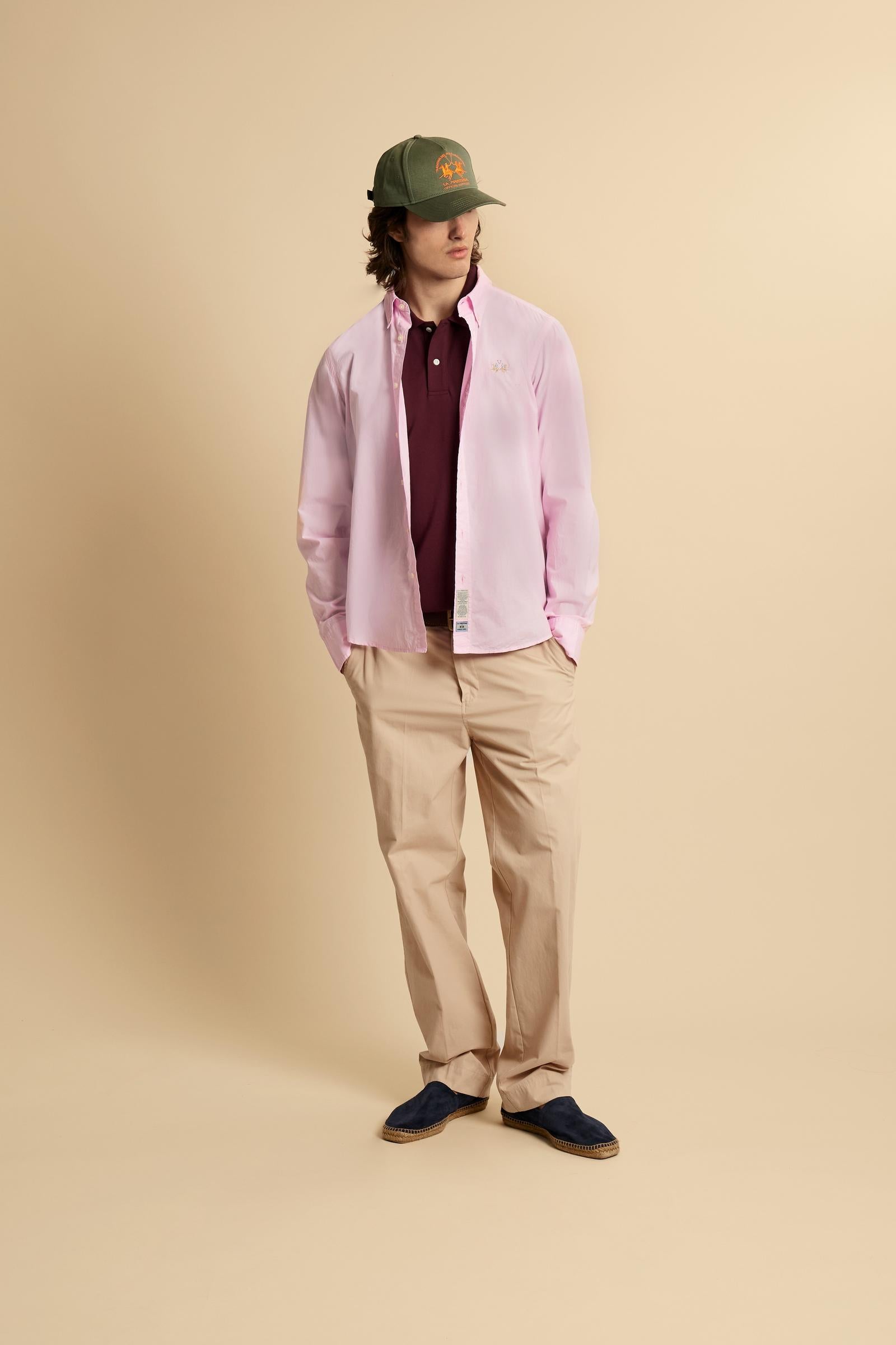Men’s long-sleeve garment-dyed cotton poplin shirt. Regular fit with button-down collar and tricolor embroidered logo on the chest. - FairTale