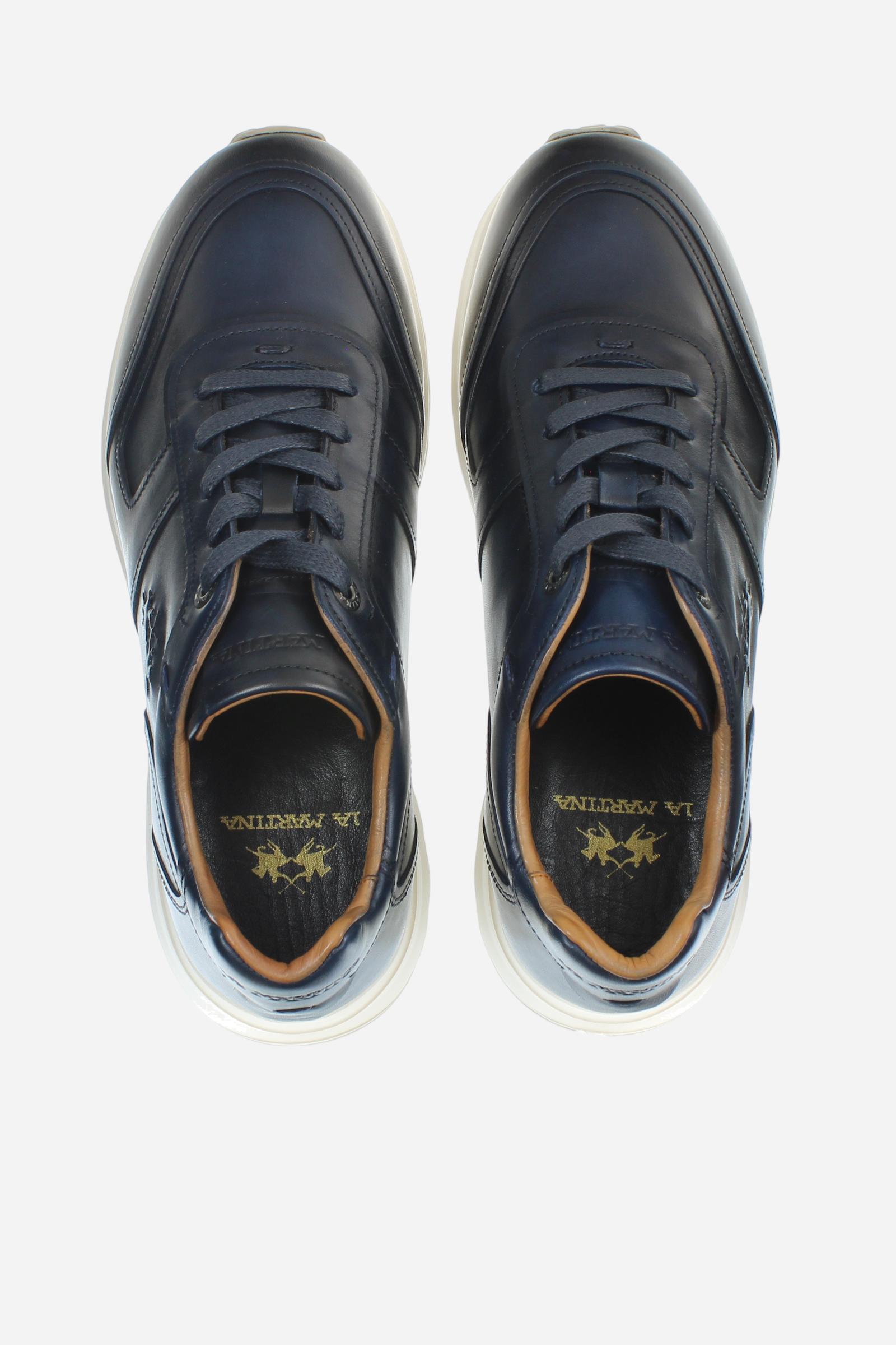 Sporty trainers in leather and suede with lightweight and cushioned dual-density soles. Comfort, versatility and contemporary style in a single model. - BLUE